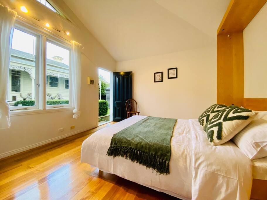 Camberwell's Lyrical Vintage Abode Melbourne