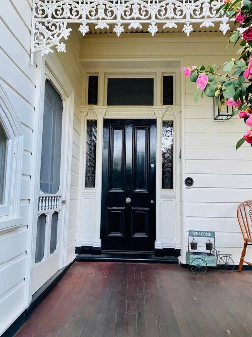 Camberwell's Lyrical Vintage Abode Holiday home