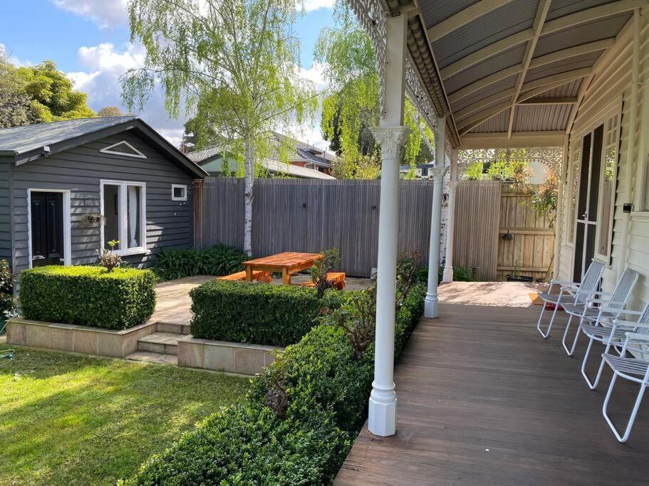 Camberwell's Lyrical Vintage Abode Holiday home *