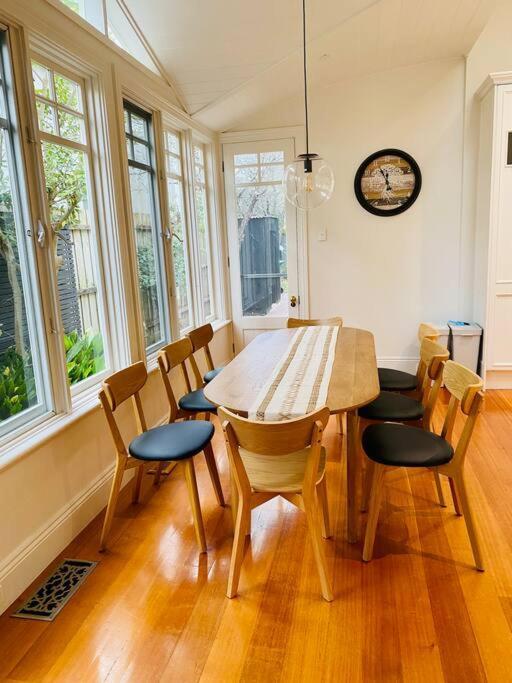 Holiday home Camberwell's Lyrical Vintage Abode Melbourne
