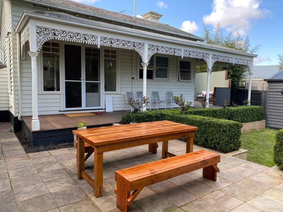 Holiday home Camberwell's Lyrical Vintage Abode *