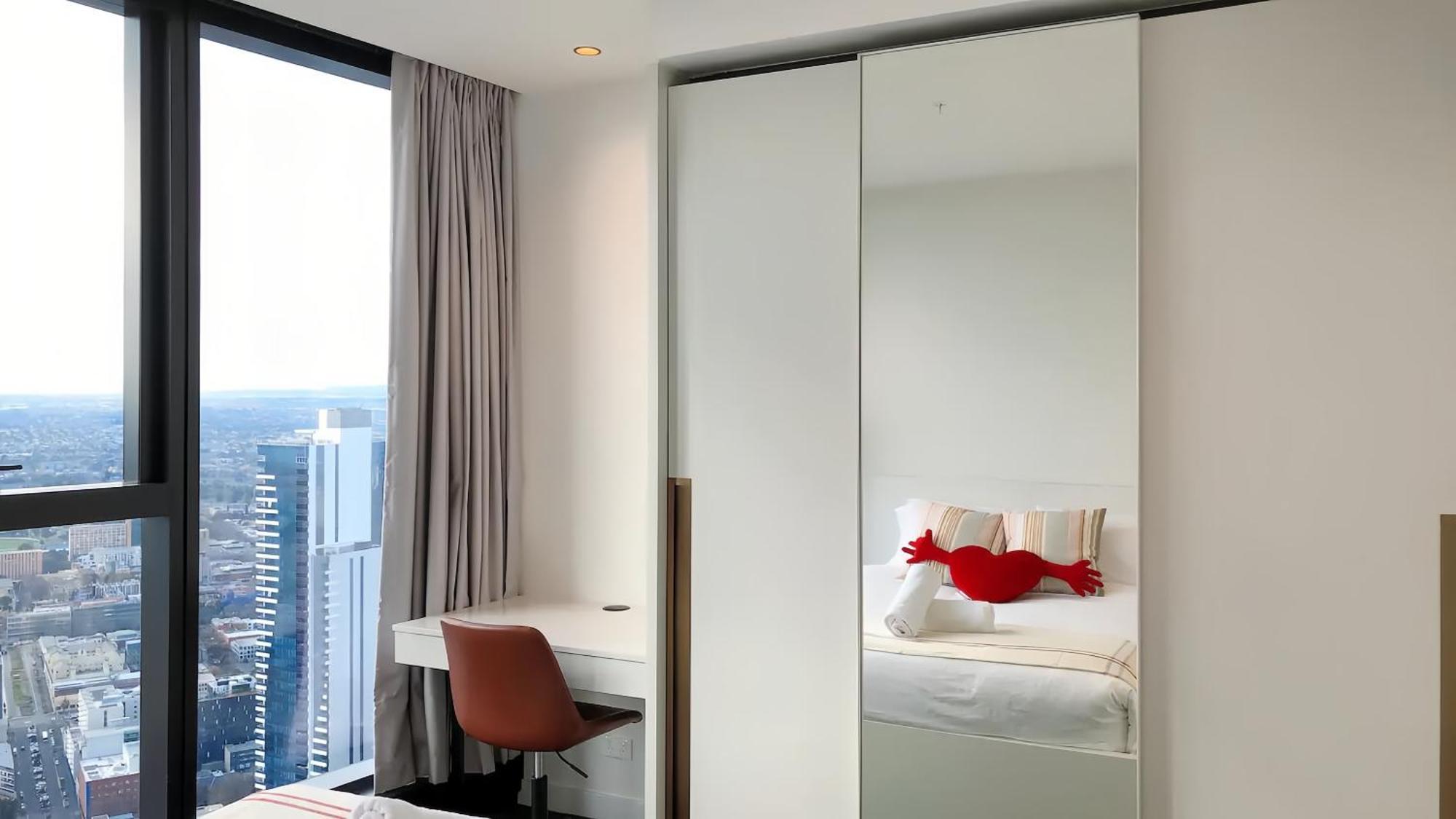 Lvl 76 Skyline Modern Luxury 3 Bedroom In Cbd Apartment