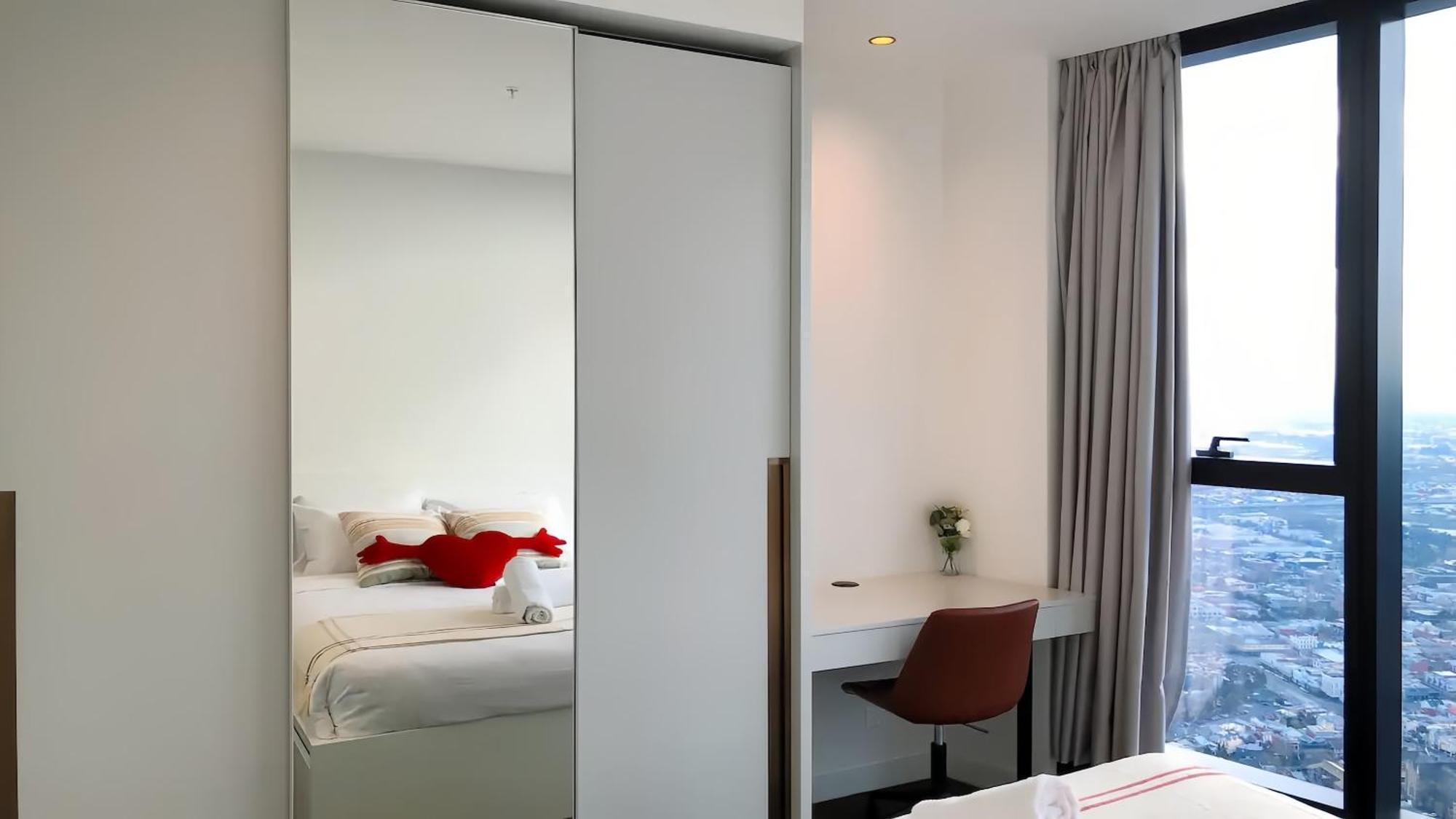 Lvl 76 Skyline Modern Luxury 3 Bedroom In Cbd Apartment *