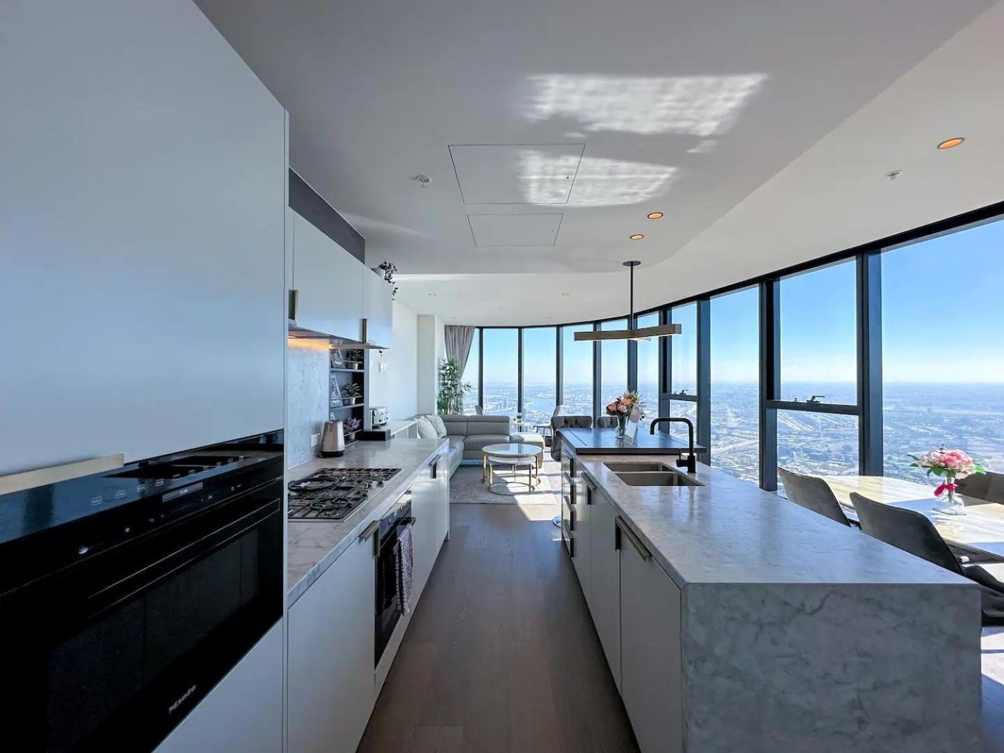 Lvl 76 Skyline Modern Luxury 3 Bedroom In Cbd Apartment Melbourne