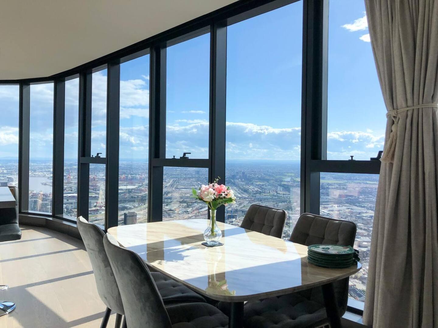 Lvl 76 Skyline Modern Luxury 3 Bedroom In Cbd Melbourne