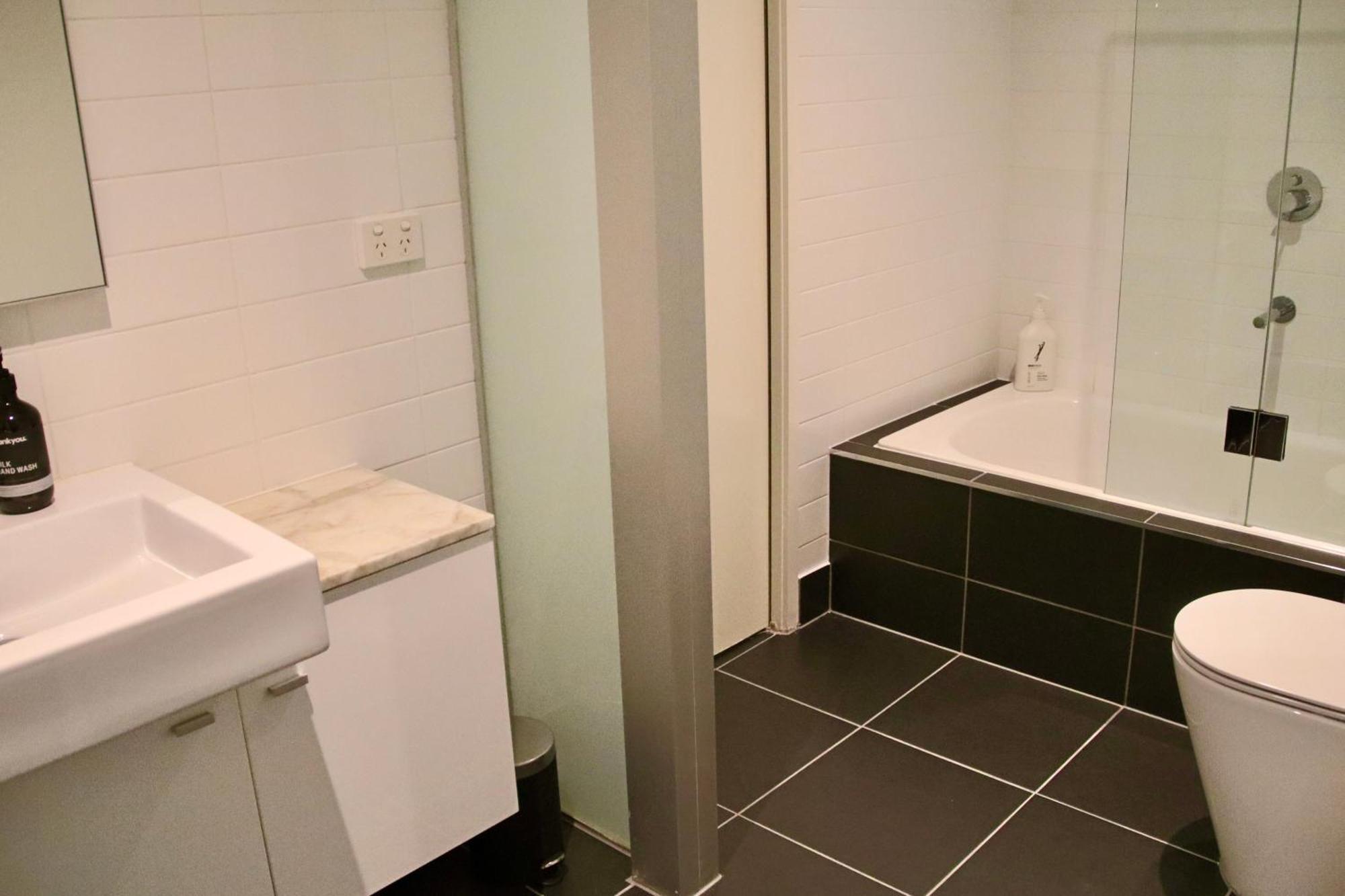 Apartment St Kilda - Have It All! Lake, Bay, City, Stadiums,museums,music,culture! Melbourne