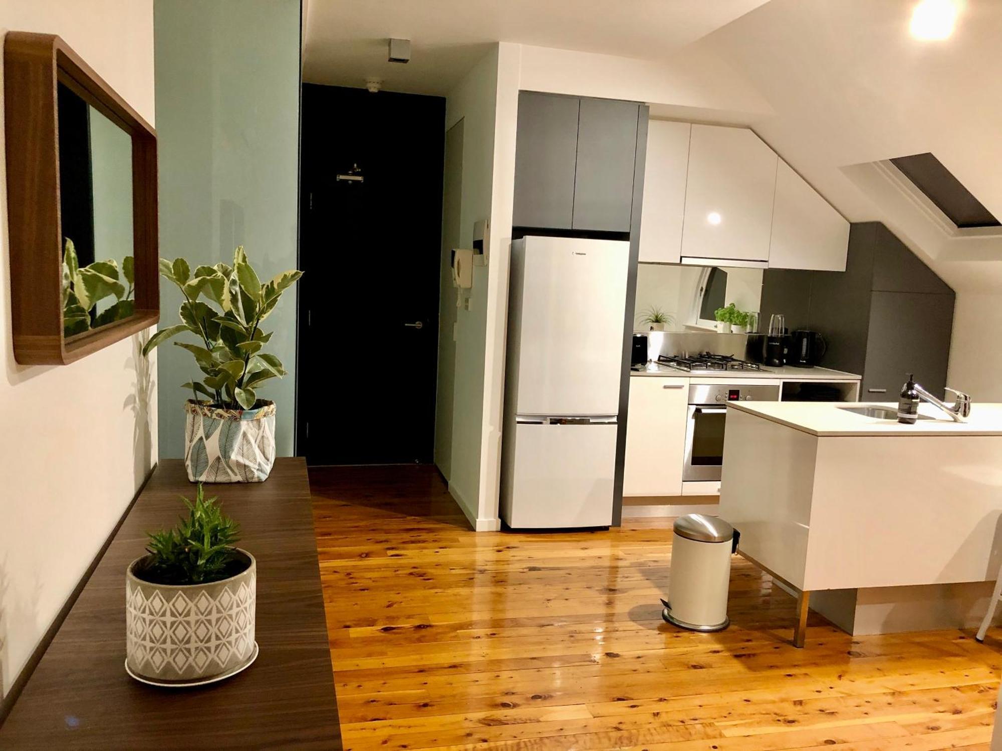 St Kilda - Have It All! Lake, Bay, City, Stadiums,museums,music,culture! Apartment
