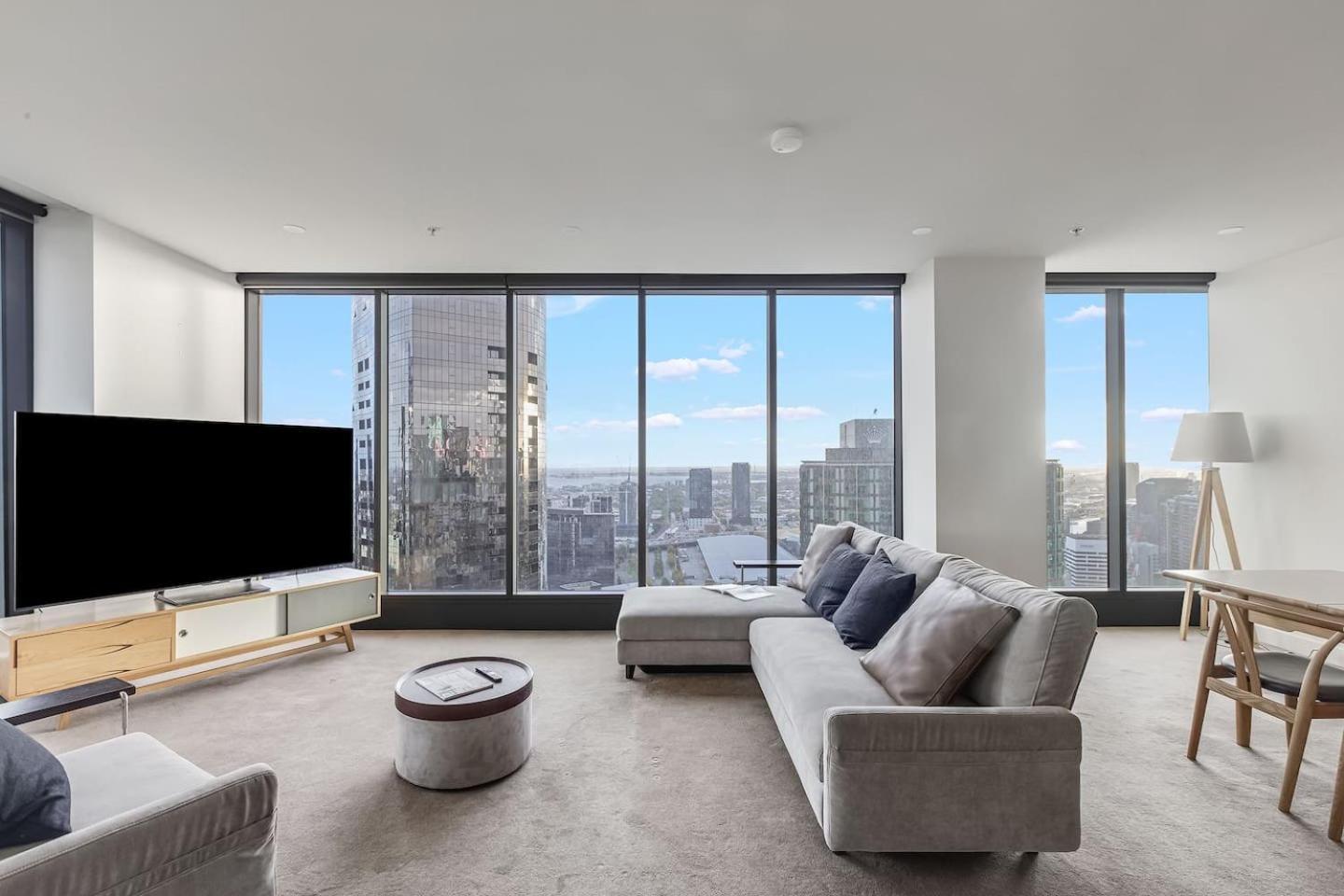 'the Queensbridge' Modern Minimalist In The Sky Melbourne