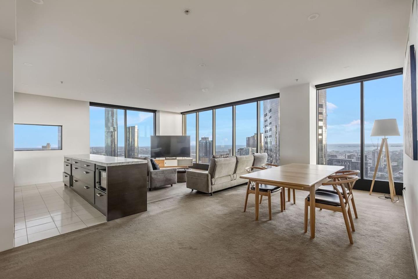 'the Queensbridge' Modern Minimalist In The Sky