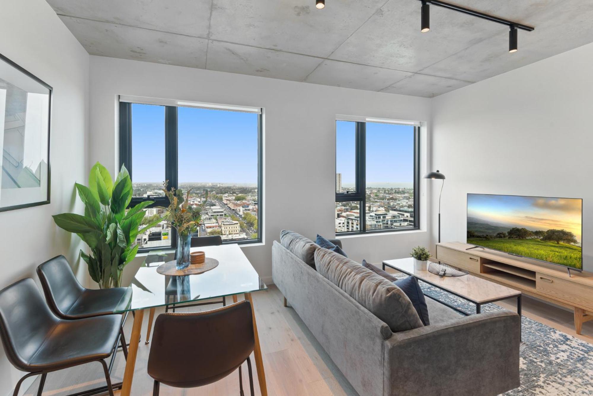 Apartment Sophisticated 2-bed With Bay Views & Amenities