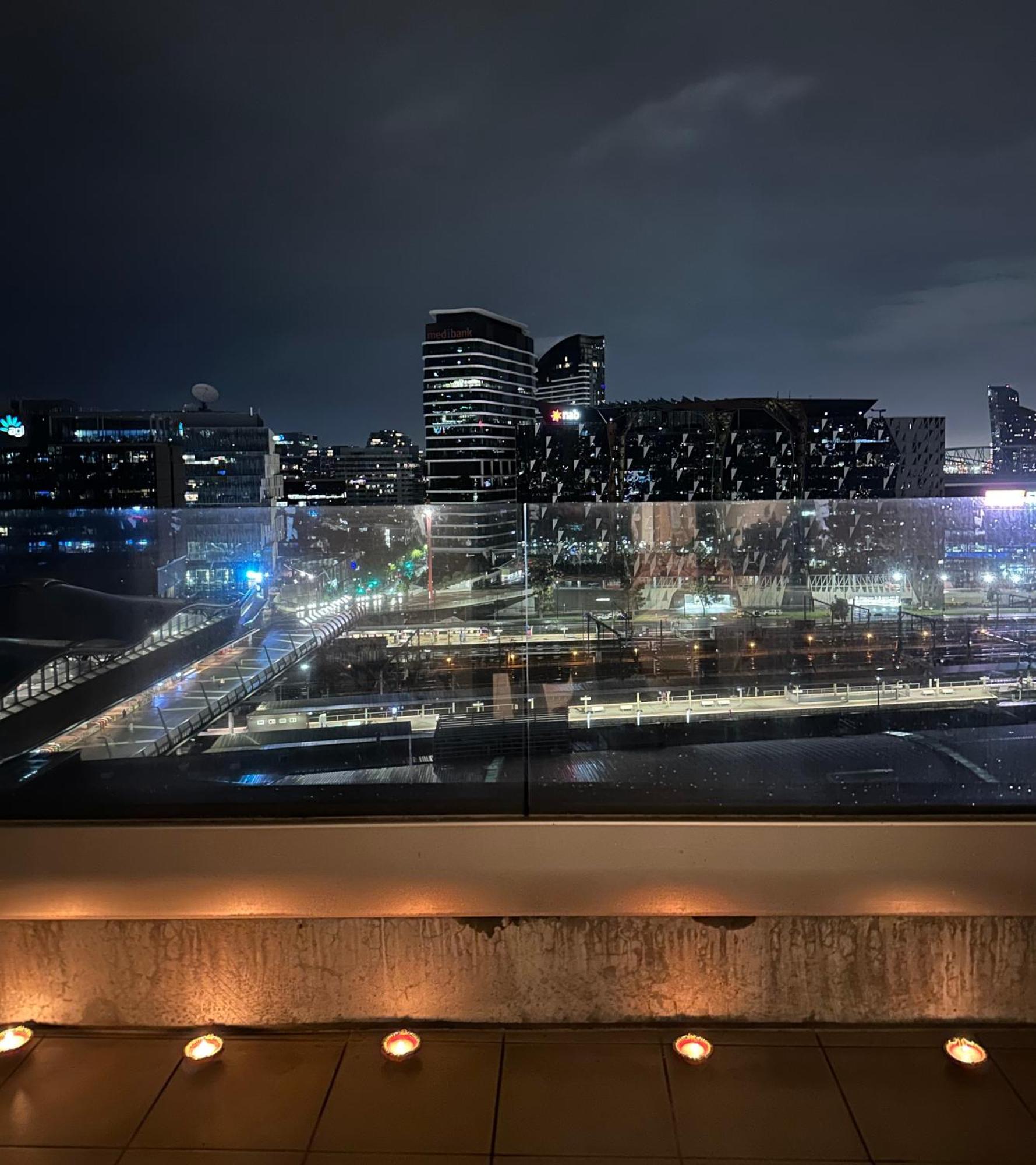 With Great Skyline Views, 1 Bed 1 Sofa-bed, 1 Bath *