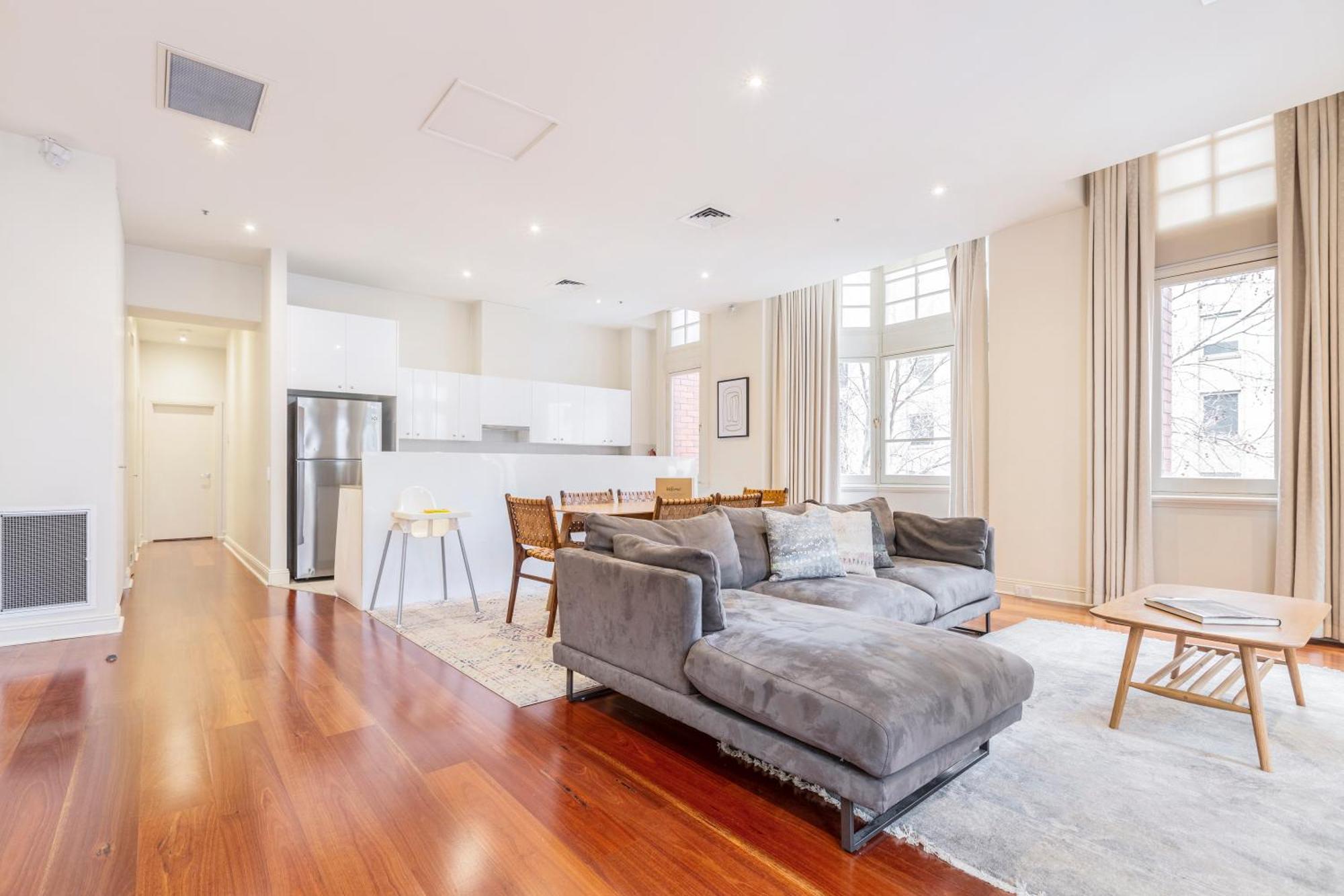 Fabulous Collins Street Luxury 2 Bedroom Melbourne