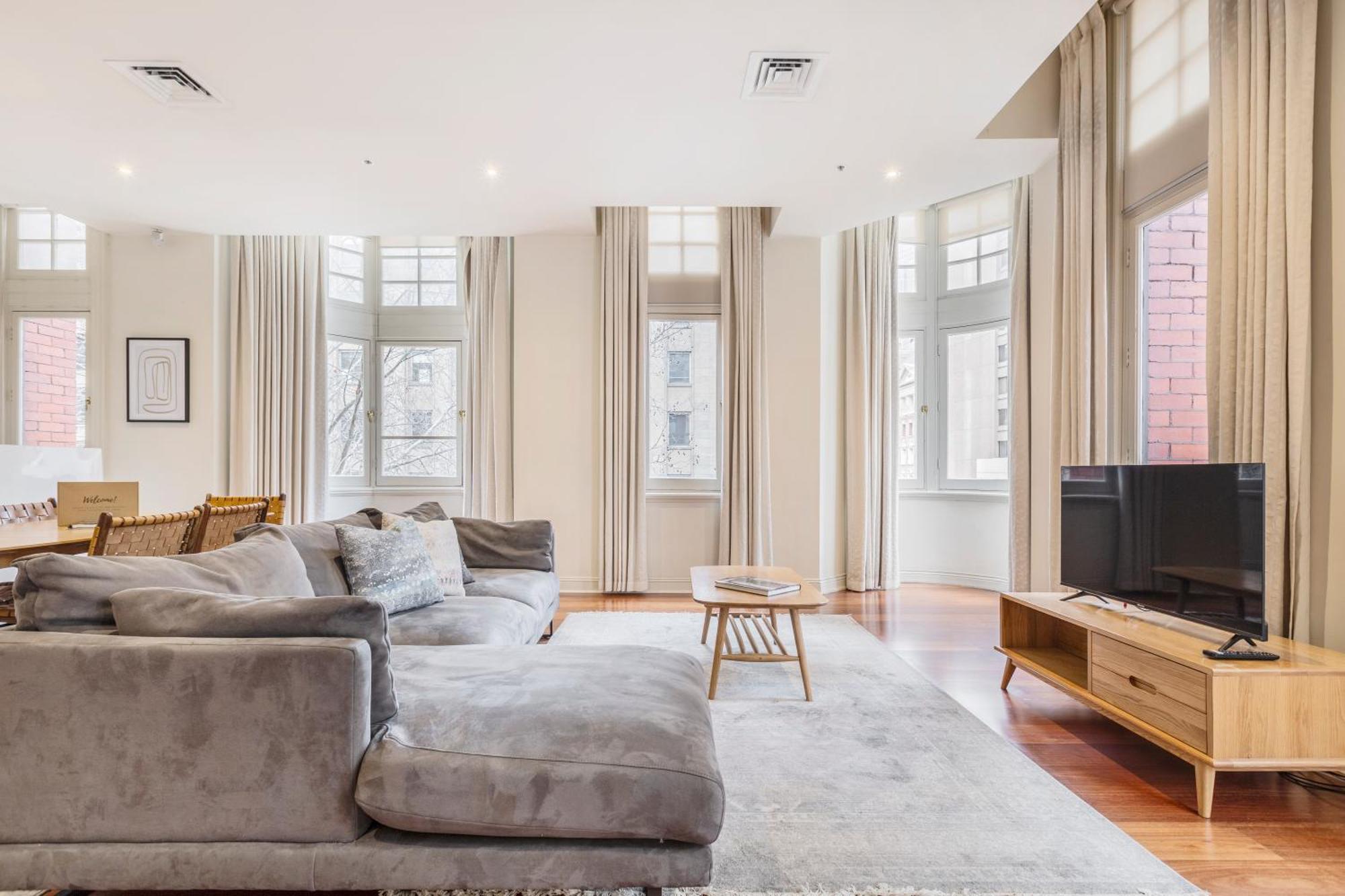 Fabulous Collins Street Luxury 2 Bedroom Melbourne