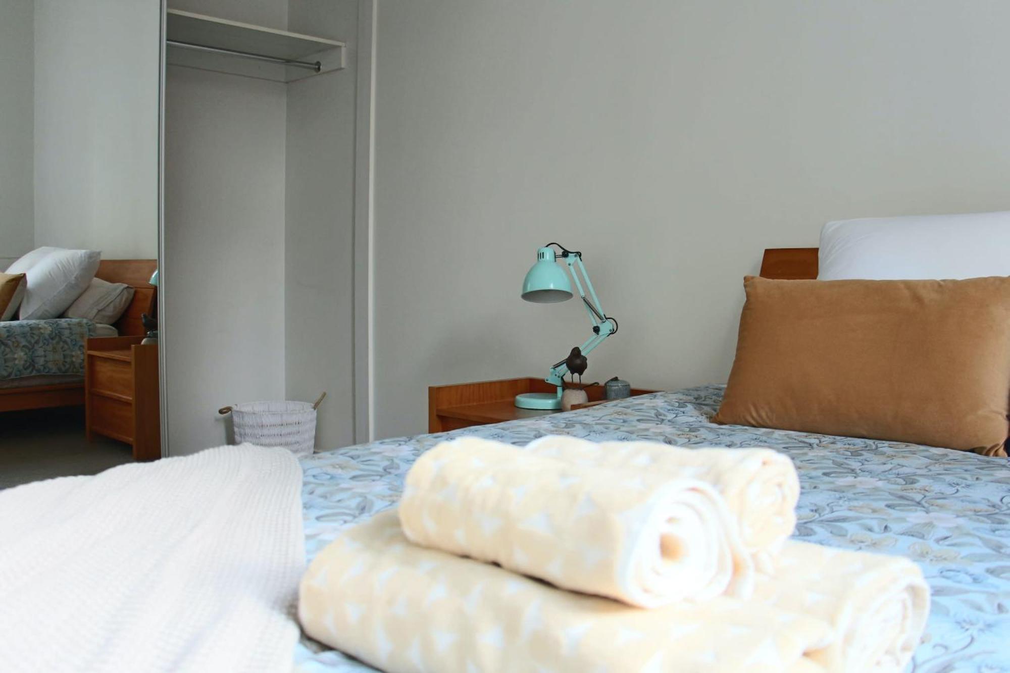 Stadium Boutique Cbd 1bed With Parking Apartment Melbourne