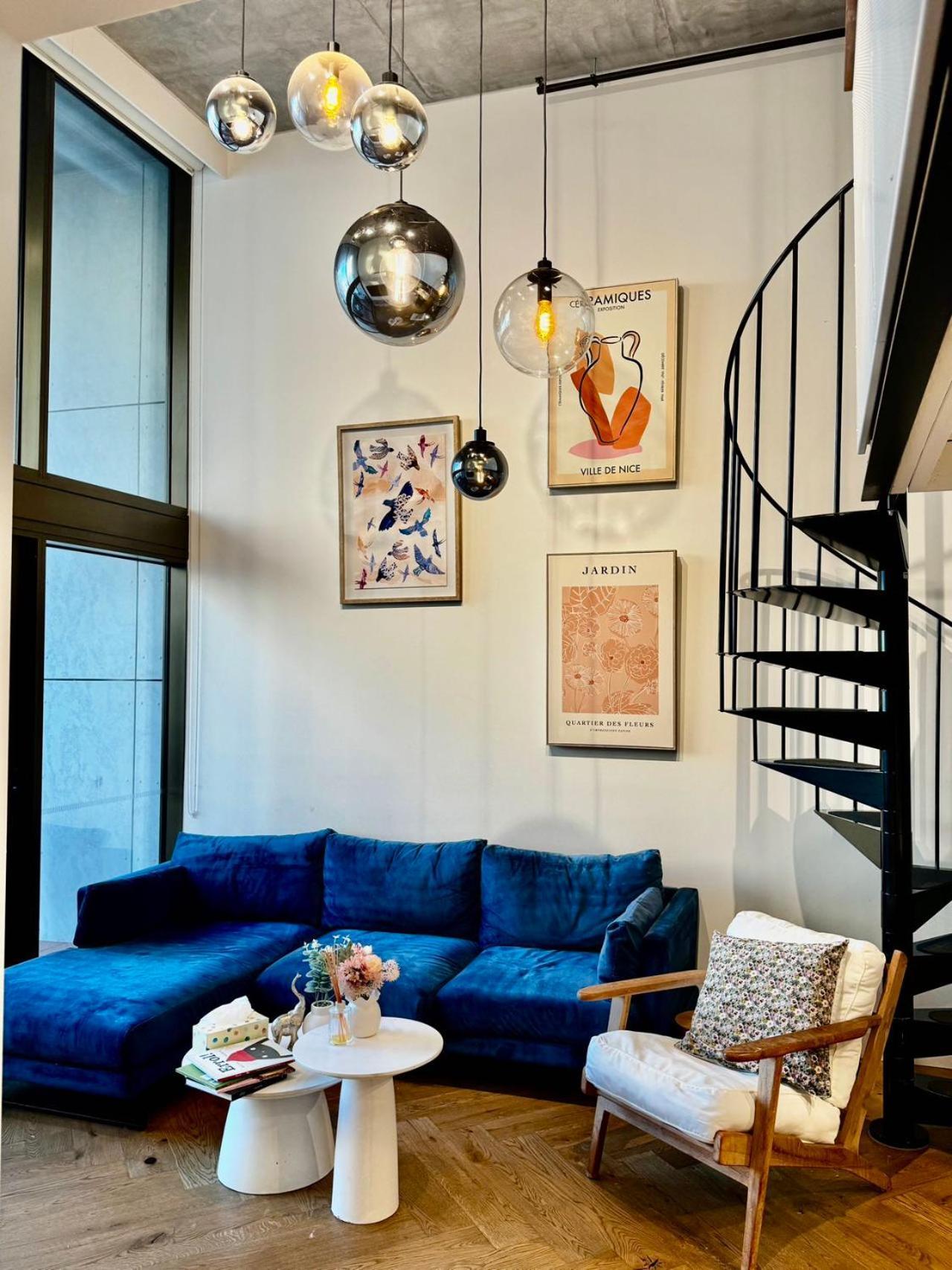 Luxury Docklands Loft 2b1b River View & Free Parking * Melbourne