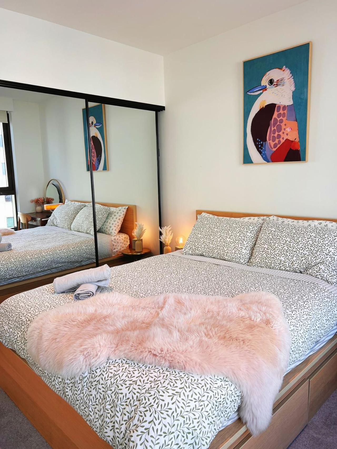 Apartment Luxury Docklands Loft 2b1b River View & Free Parking Melbourne