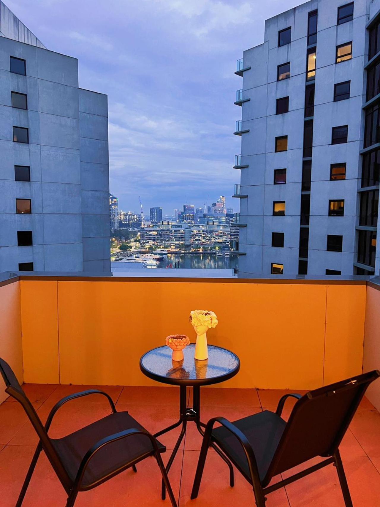 Apartment Luxury Docklands Loft 2b1b River View & Free Parking *