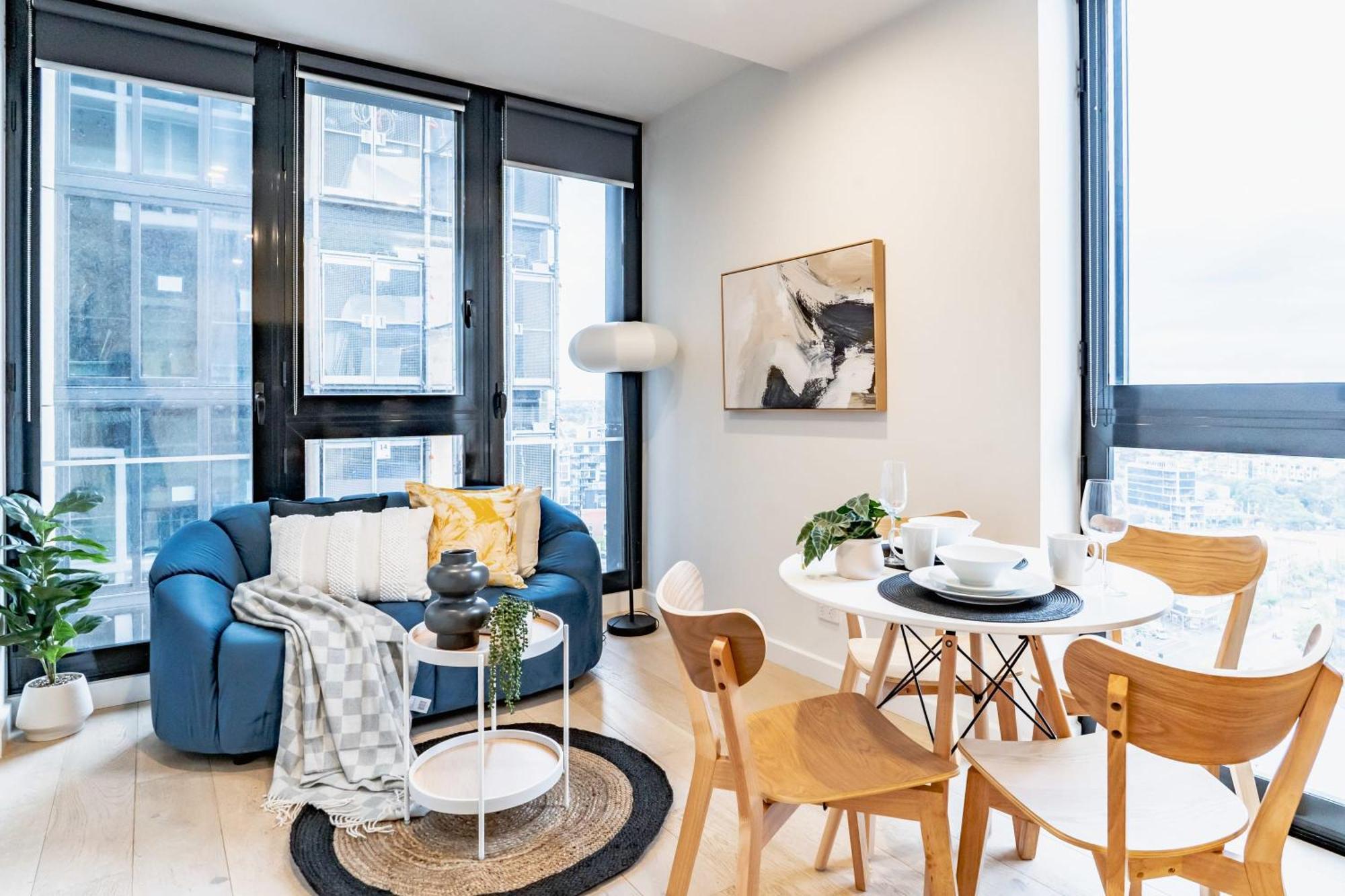 Elegant 2br Skyline Free Parking *