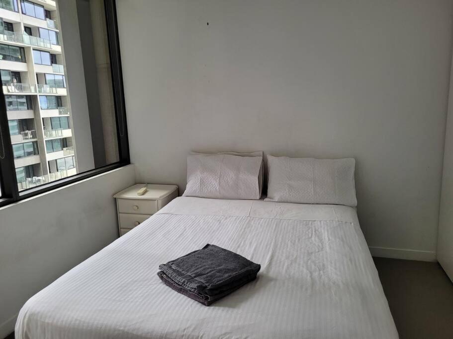 L22 1 Min To Southencross, Freetram, Pool, Sauna, Gym Apartment
