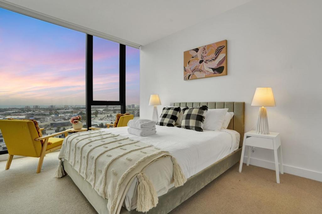 Apartment Waterfront 3bed2b2c With 50 Sqm Expansive Balcony Melbourne