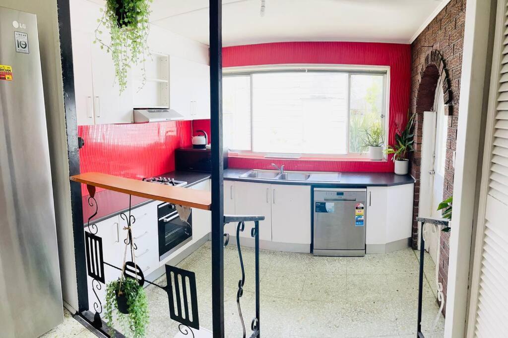 D122 Lovely London Holiday home Melbourne