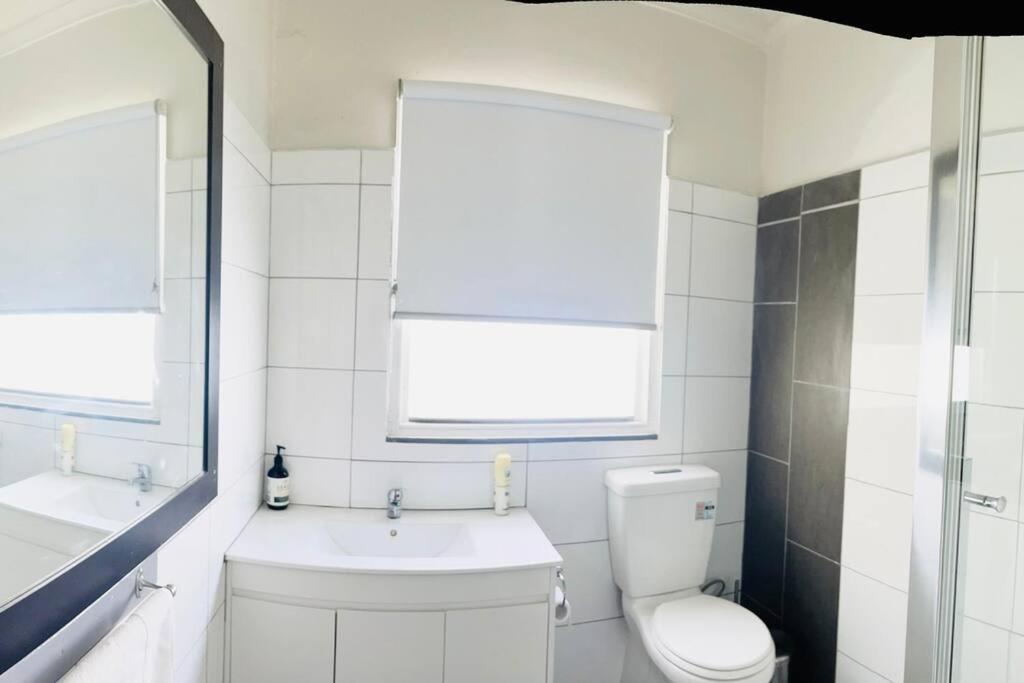 D122 Lovely London Holiday home