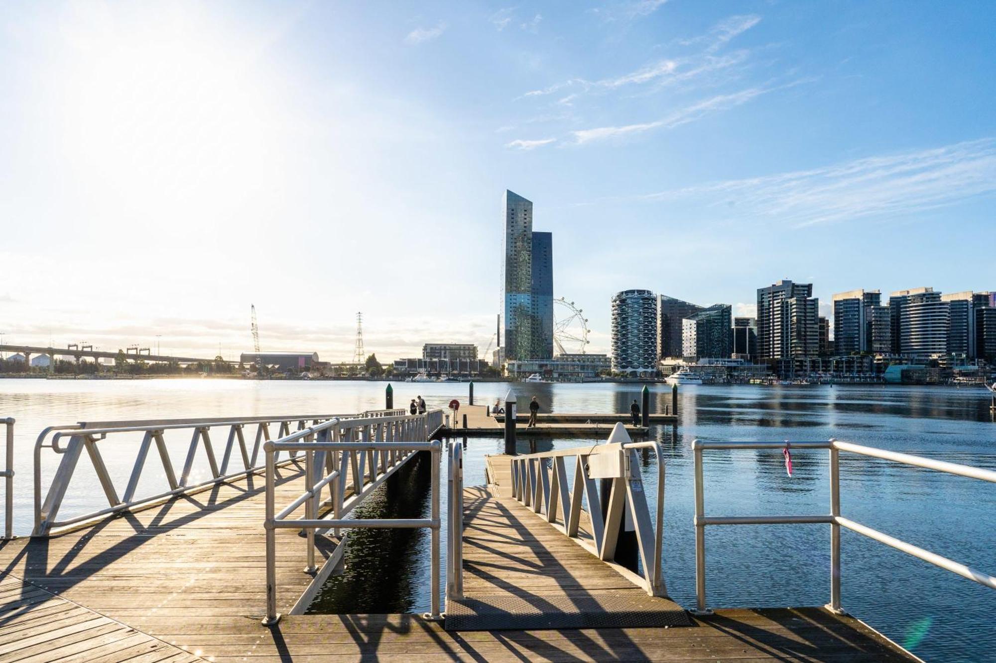 Brilliant Collins Wharf Waterfront Apartment Melbourne