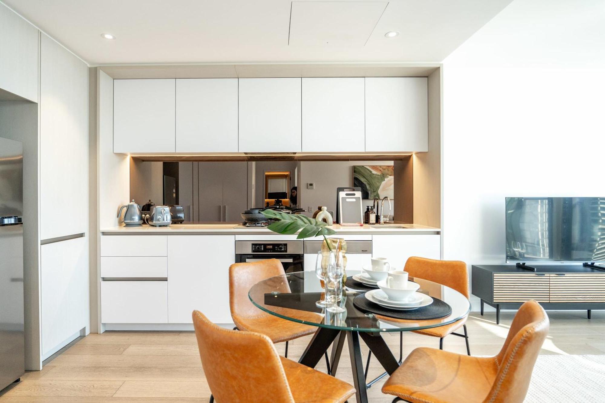 Brilliant Collins Wharf Waterfront Apartment Melbourne