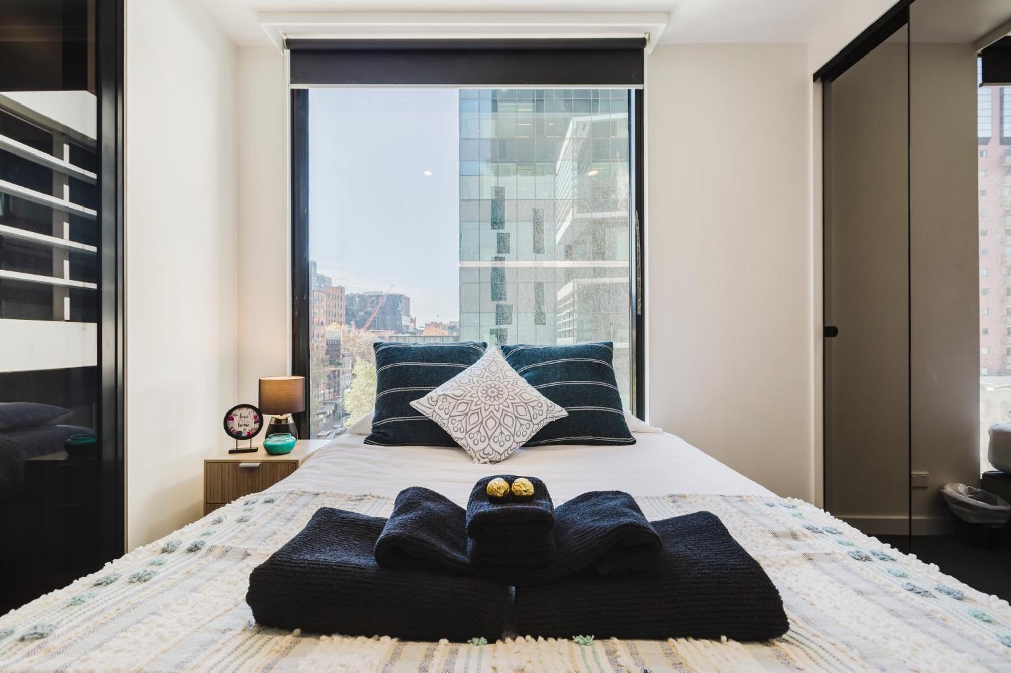 Cbd Oasis Free Parking Wifi Theatre Chntwn Trams Apartment