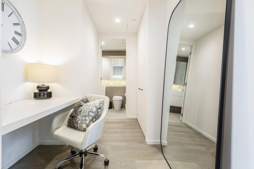 Australia 108 Skyhigh Luxury With Sweeping Views Apartment