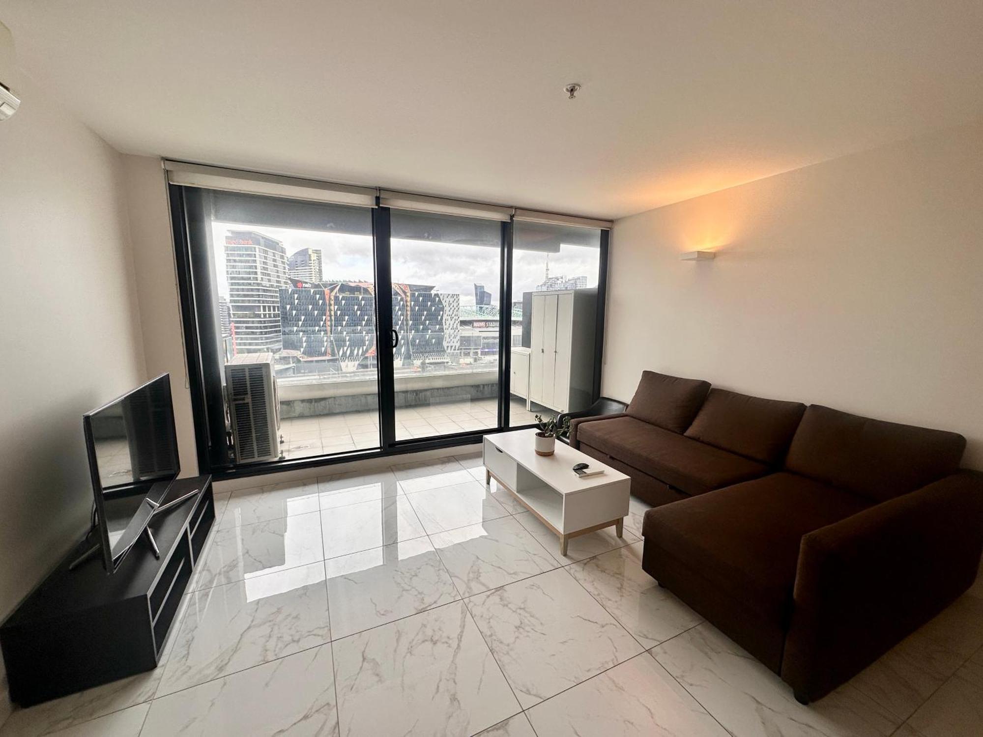 With Great Skyline Views, 1 Bed 1 Sofa-bed, 1 Bath Melbourne