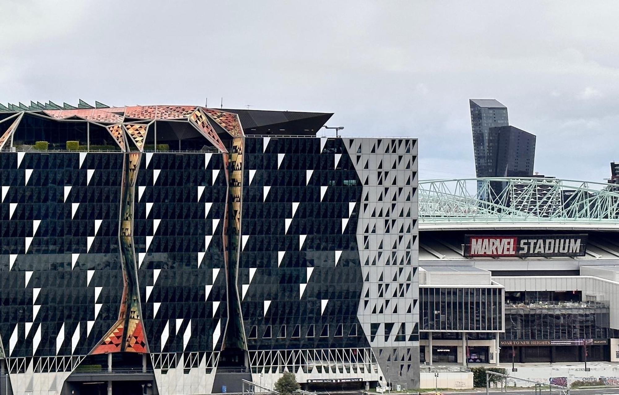 With Great Skyline Views, 1 Bed 1 Sofa-bed, 1 Bath Melbourne