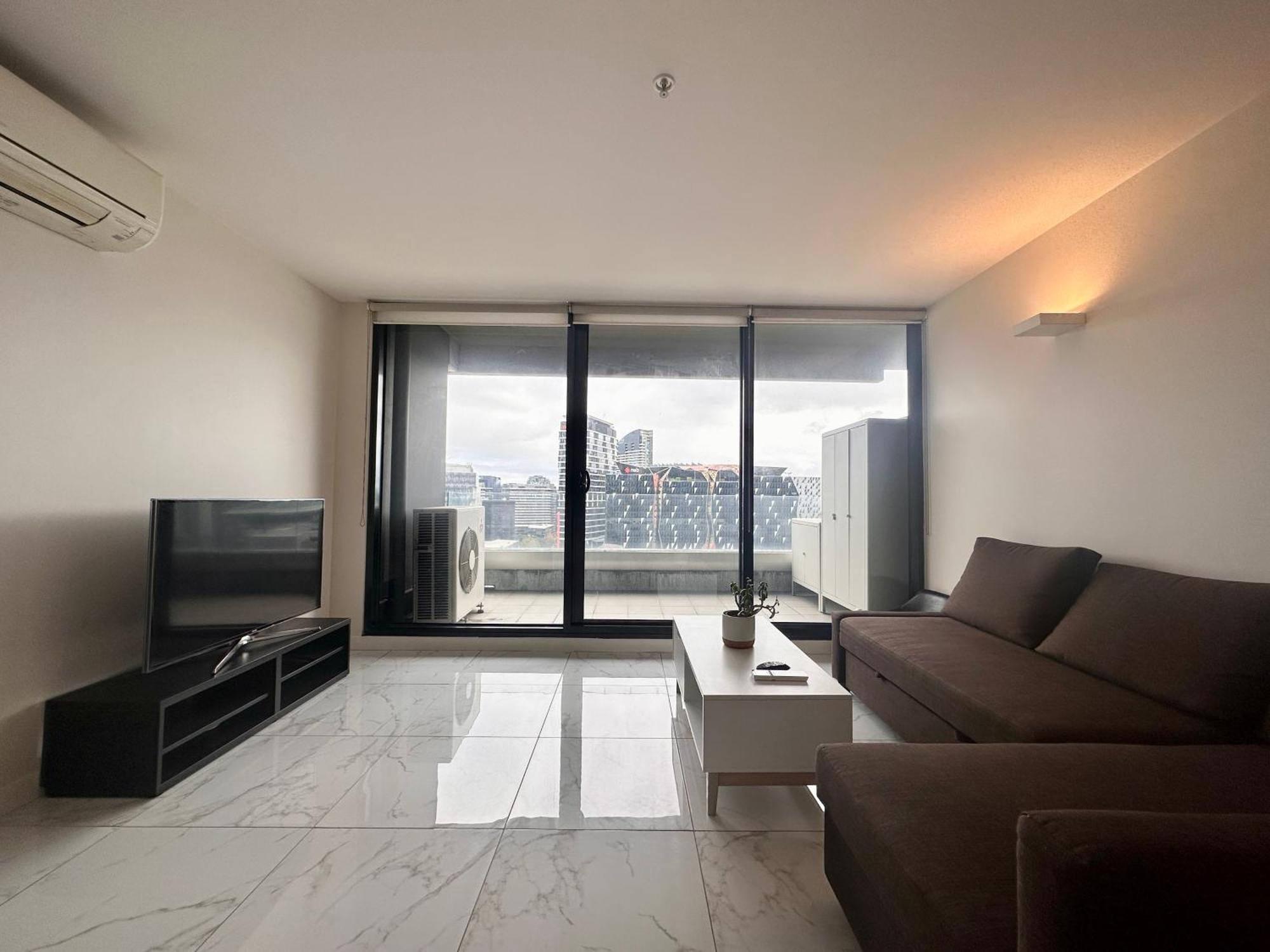 Apartment With Great Skyline Views, 1 Bed 1 Sofa-bed, 1 Bath Melbourne