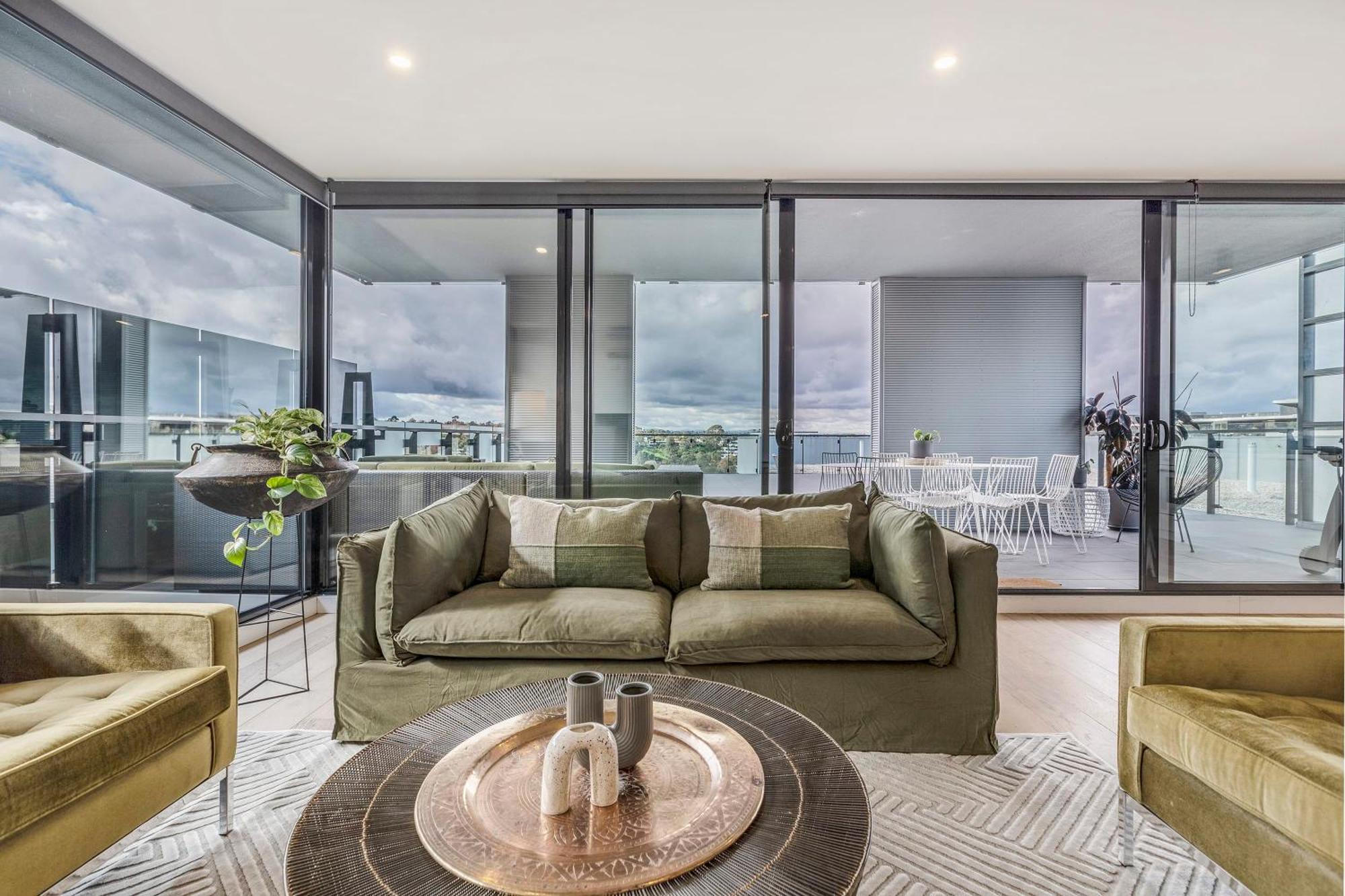 Vaquay Embassy In Abbotsford Holiday home