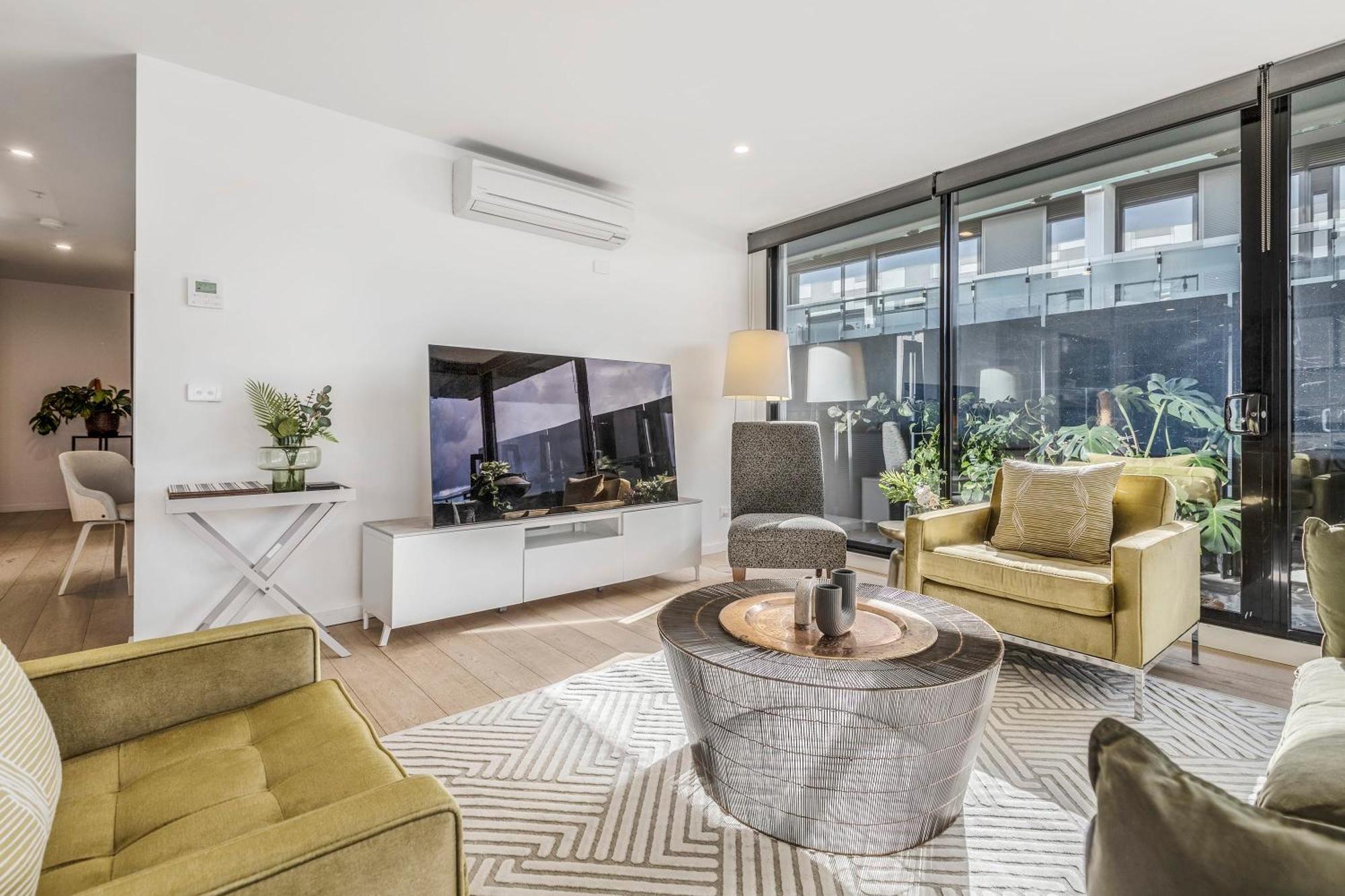 Vaquay Embassy In Abbotsford Melbourne