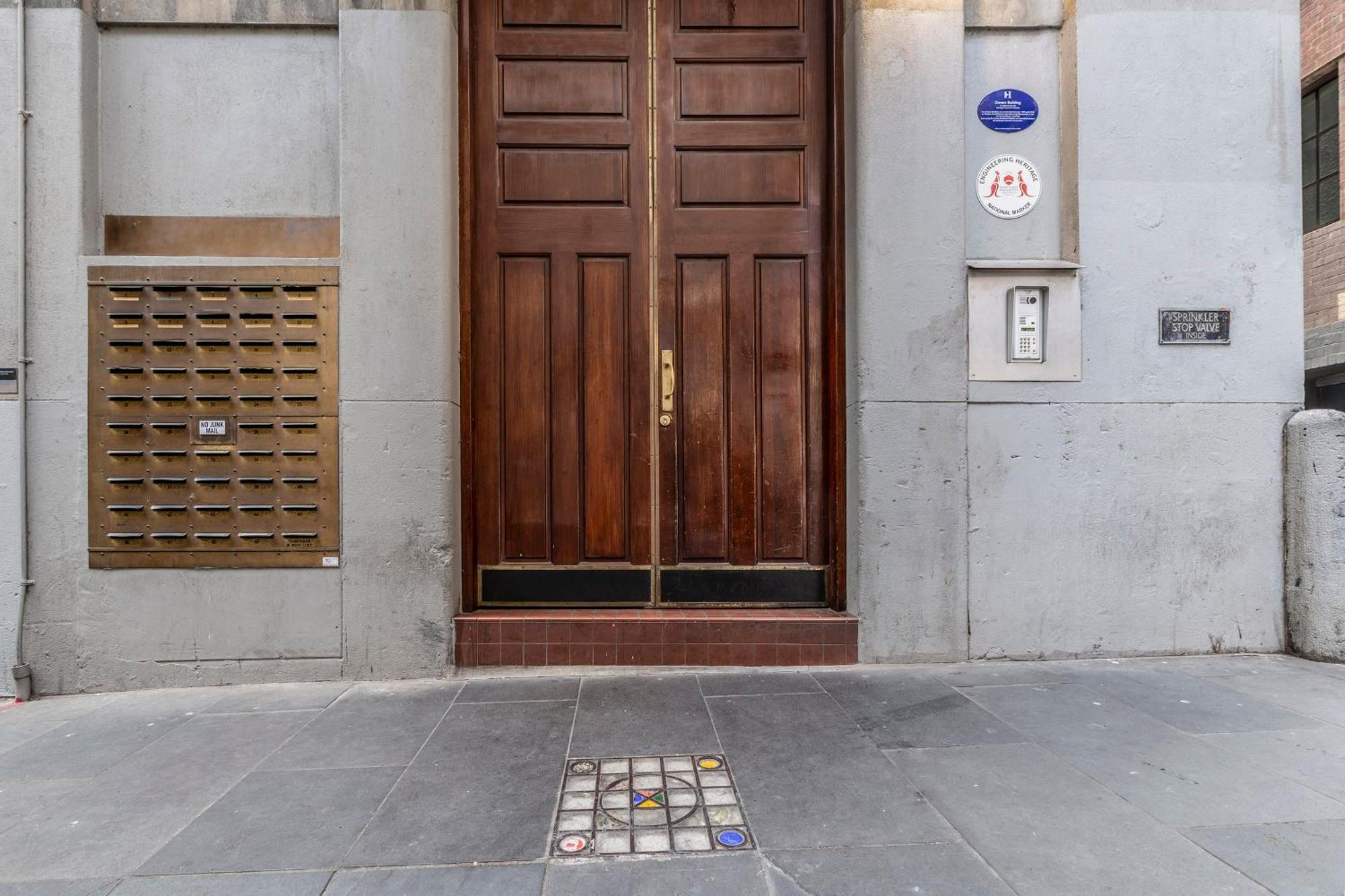 Vaquay Warehouse 33 In Cbd * Melbourne