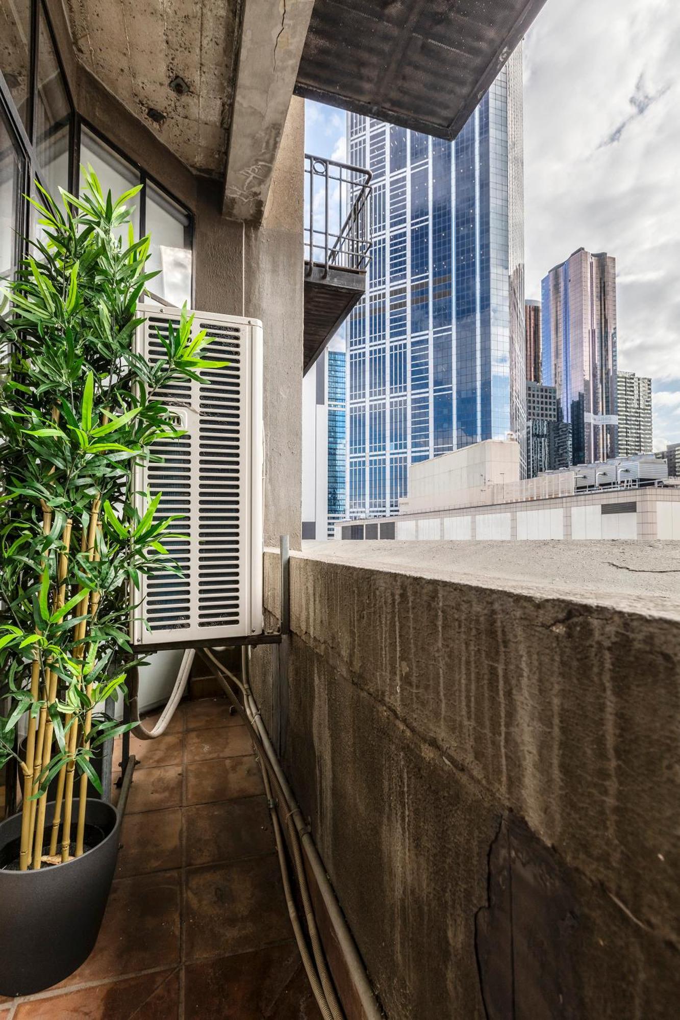 Vaquay Warehouse 33 In Cbd * Melbourne