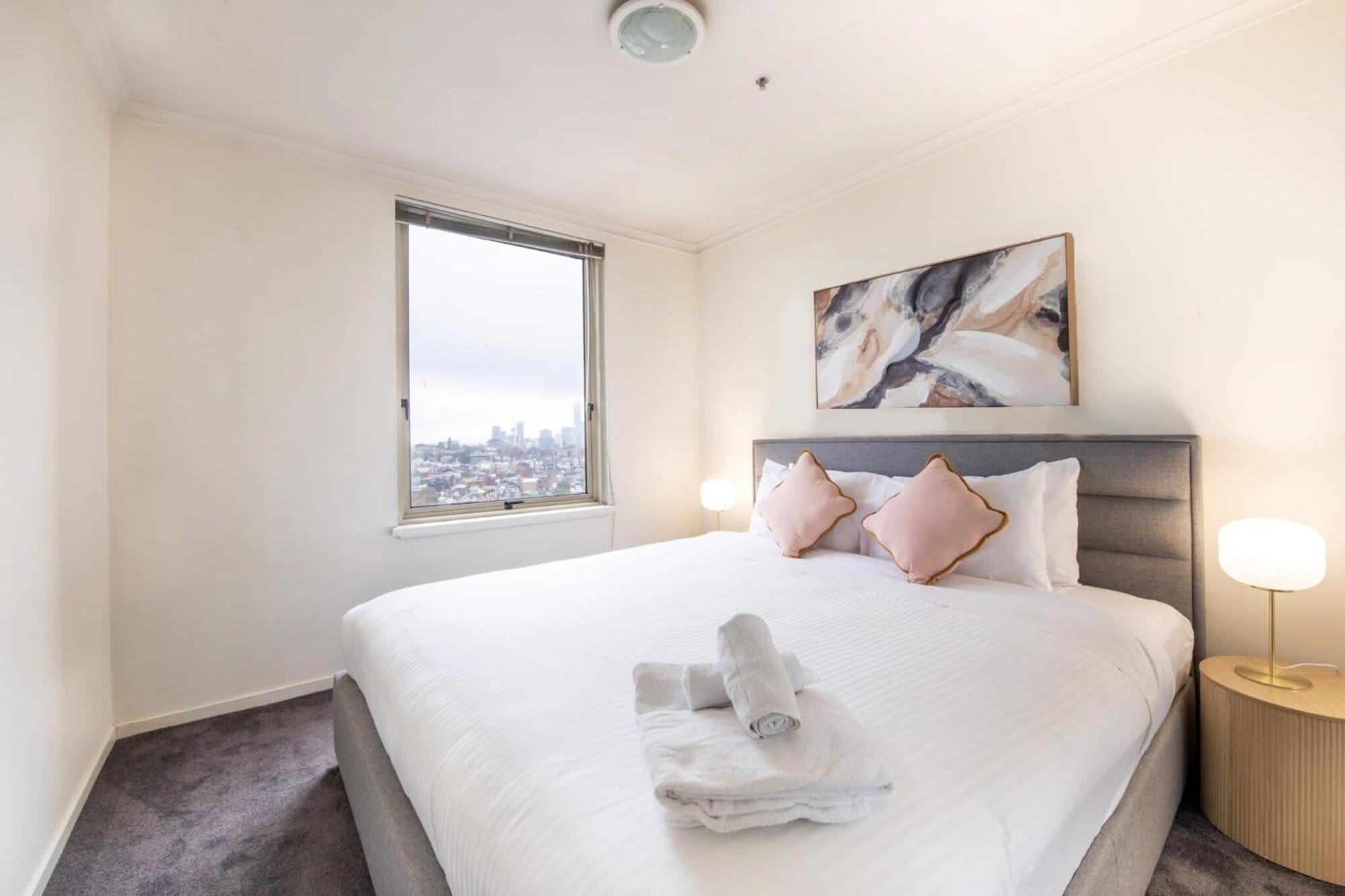 Apartment Cosy Gem; Tennis Court & Parking On St Kilda Rd *