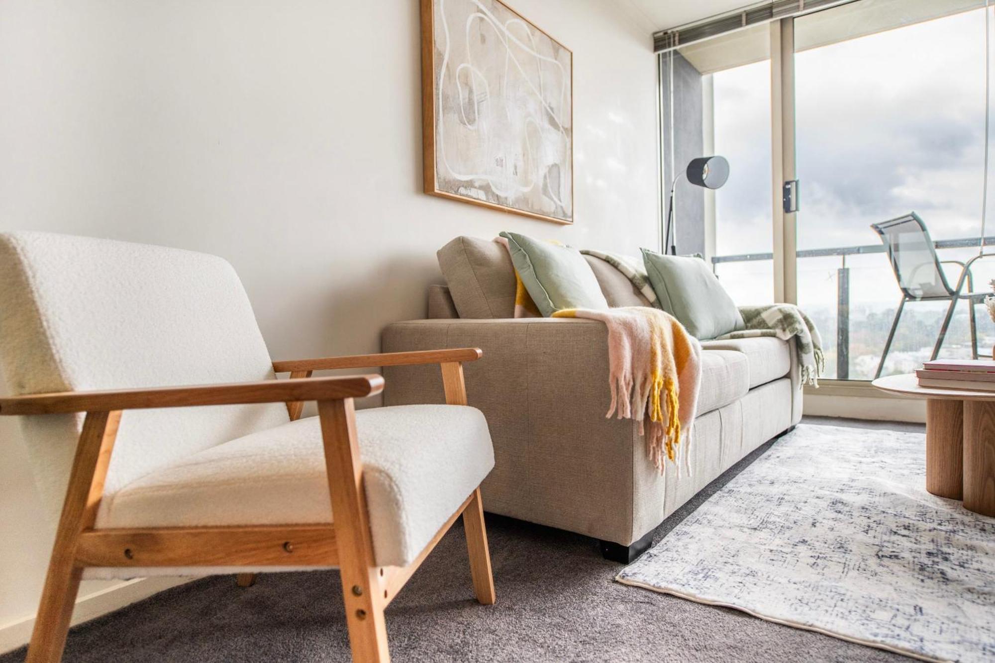 Cosy Gem; Tennis Court & Parking On St Kilda Rd Apartment