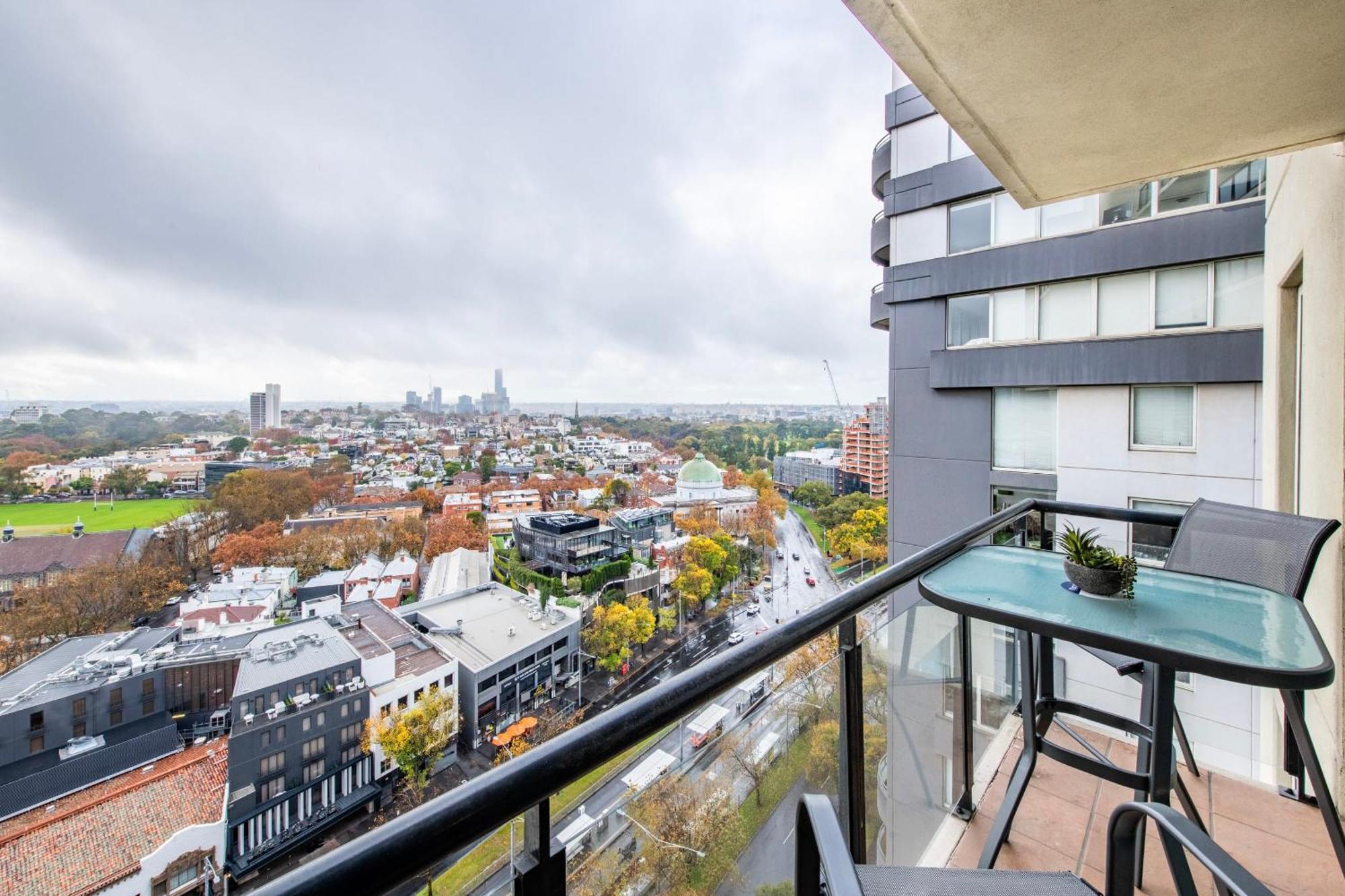 Apartment Cosy Gem; Tennis Court & Parking On St Kilda Rd *
