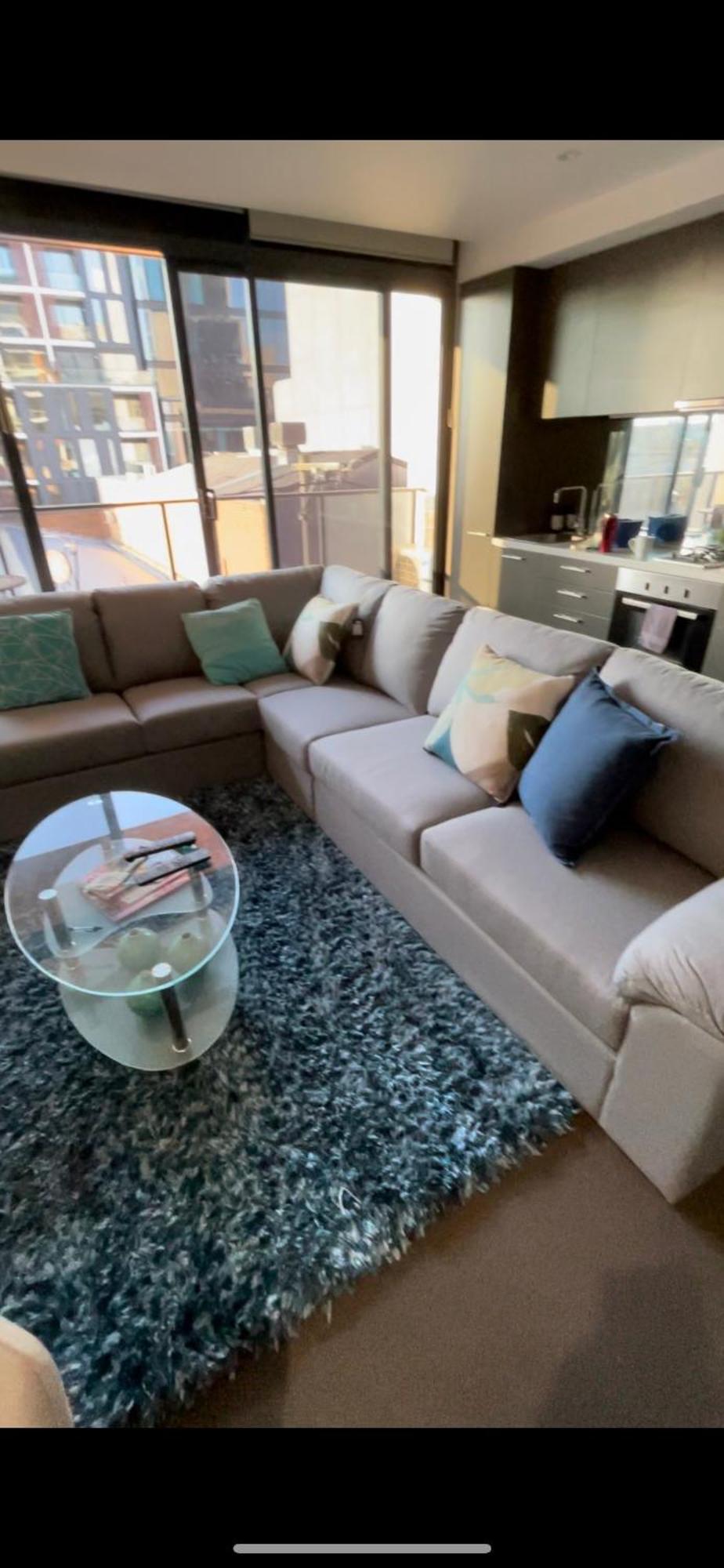 Modern Luxurious With Private Parking On Premises And Fast Internet *