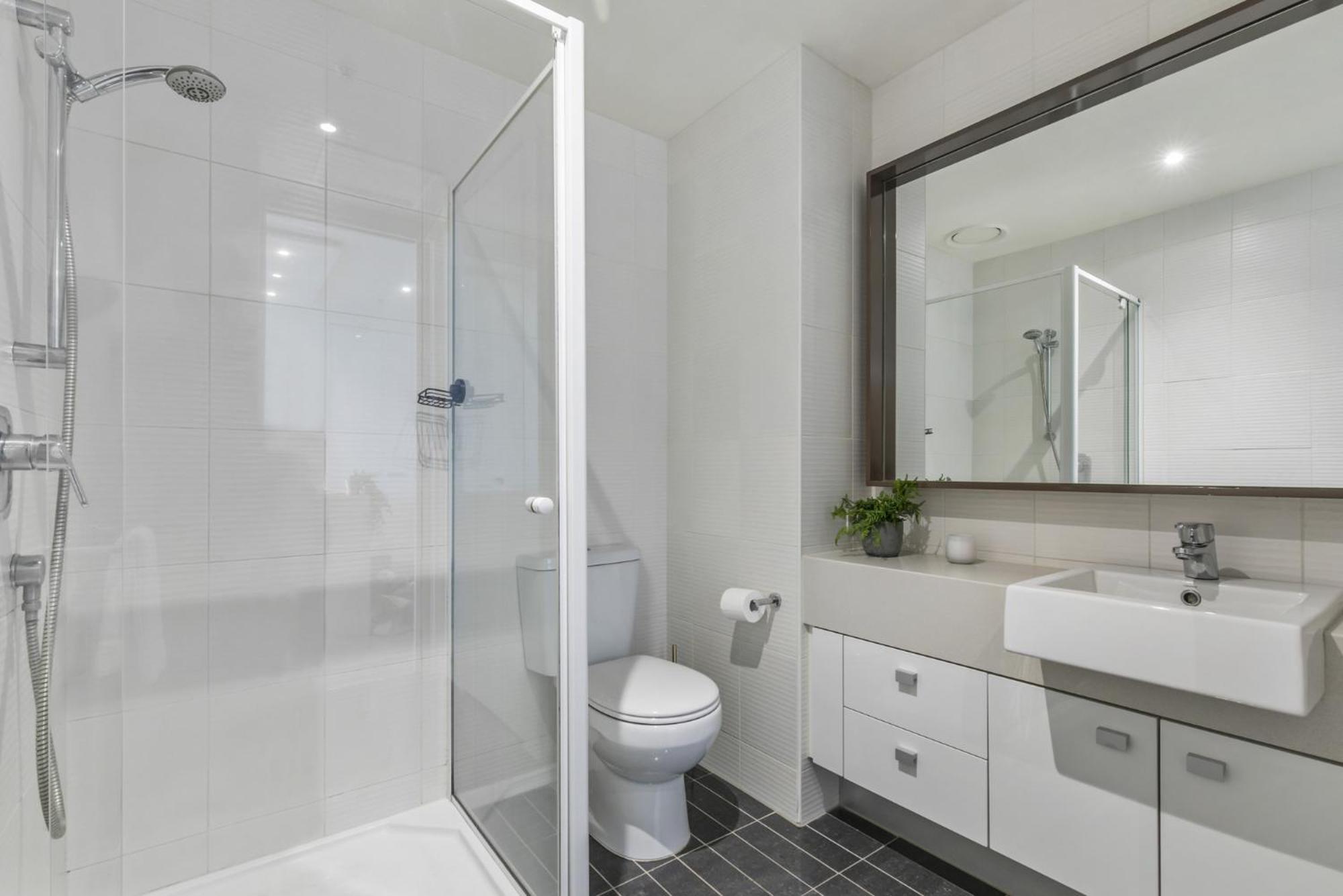 Spacious Family Haven Near Centre Apartment *
