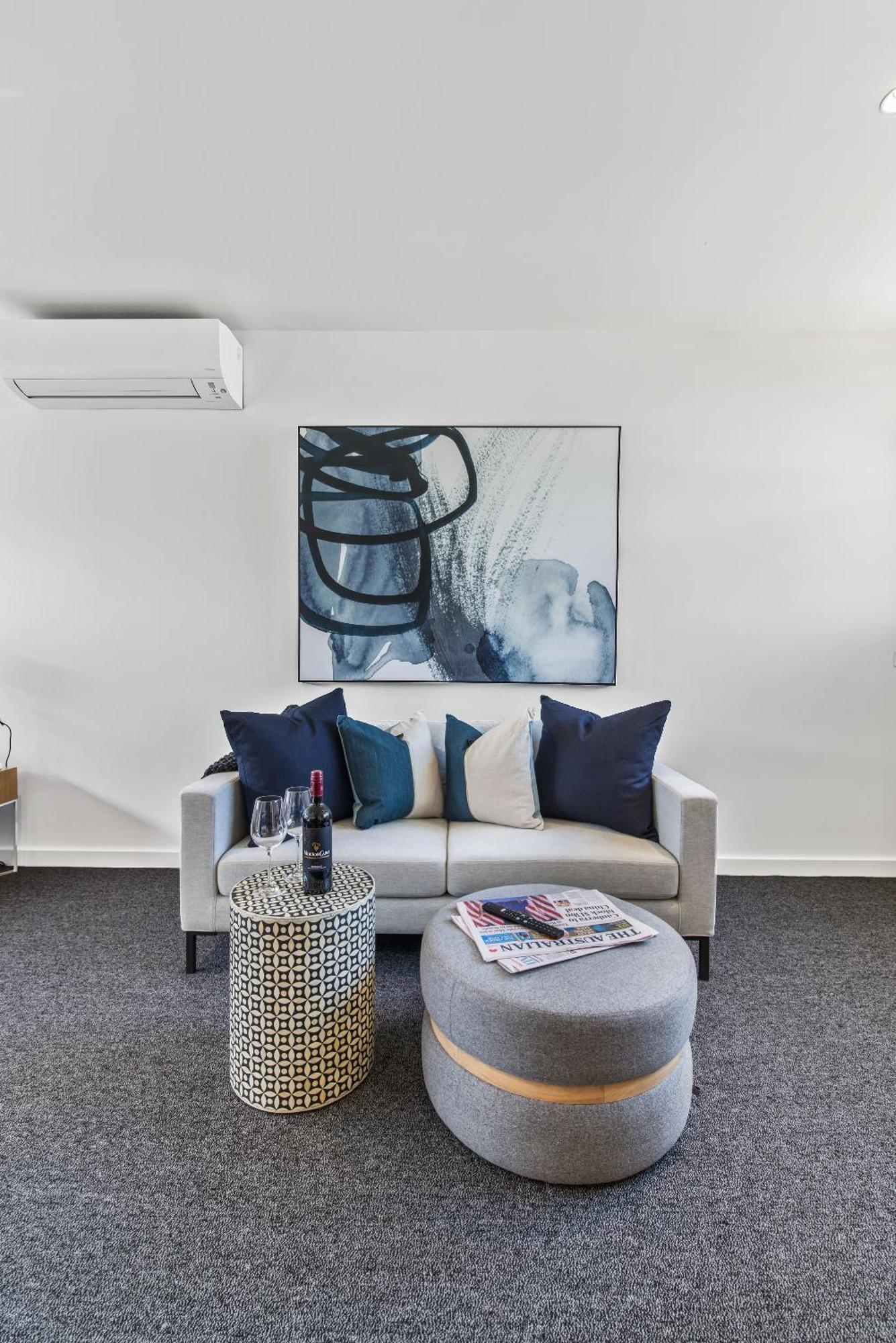Apartment Stylish With Great Amenities Near Beachside