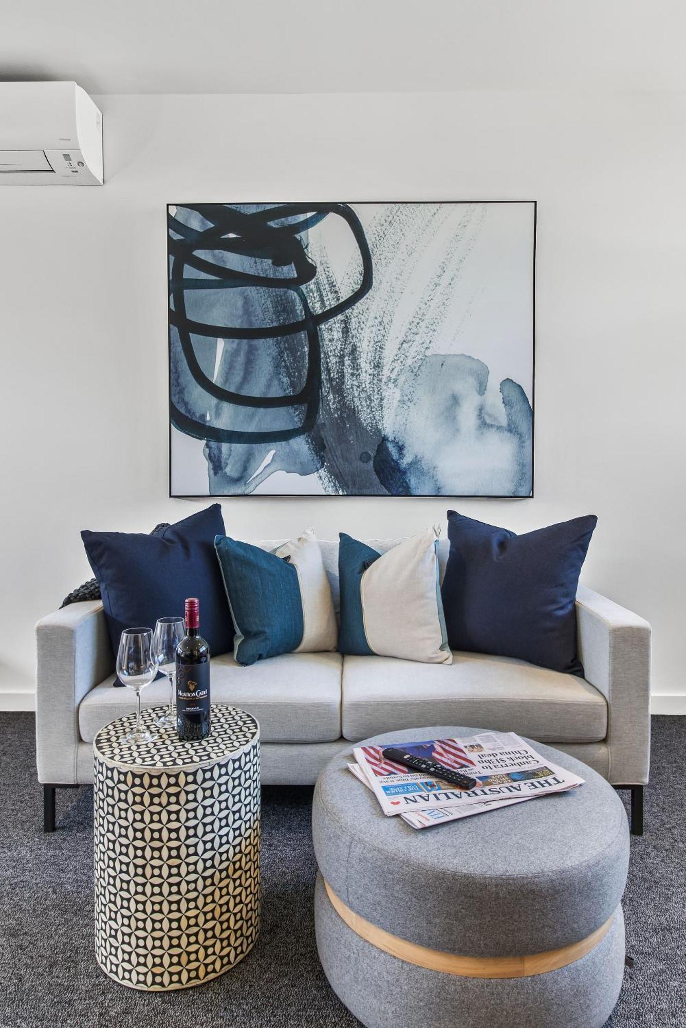 Apartment Stylish With Great Amenities Near Beachside