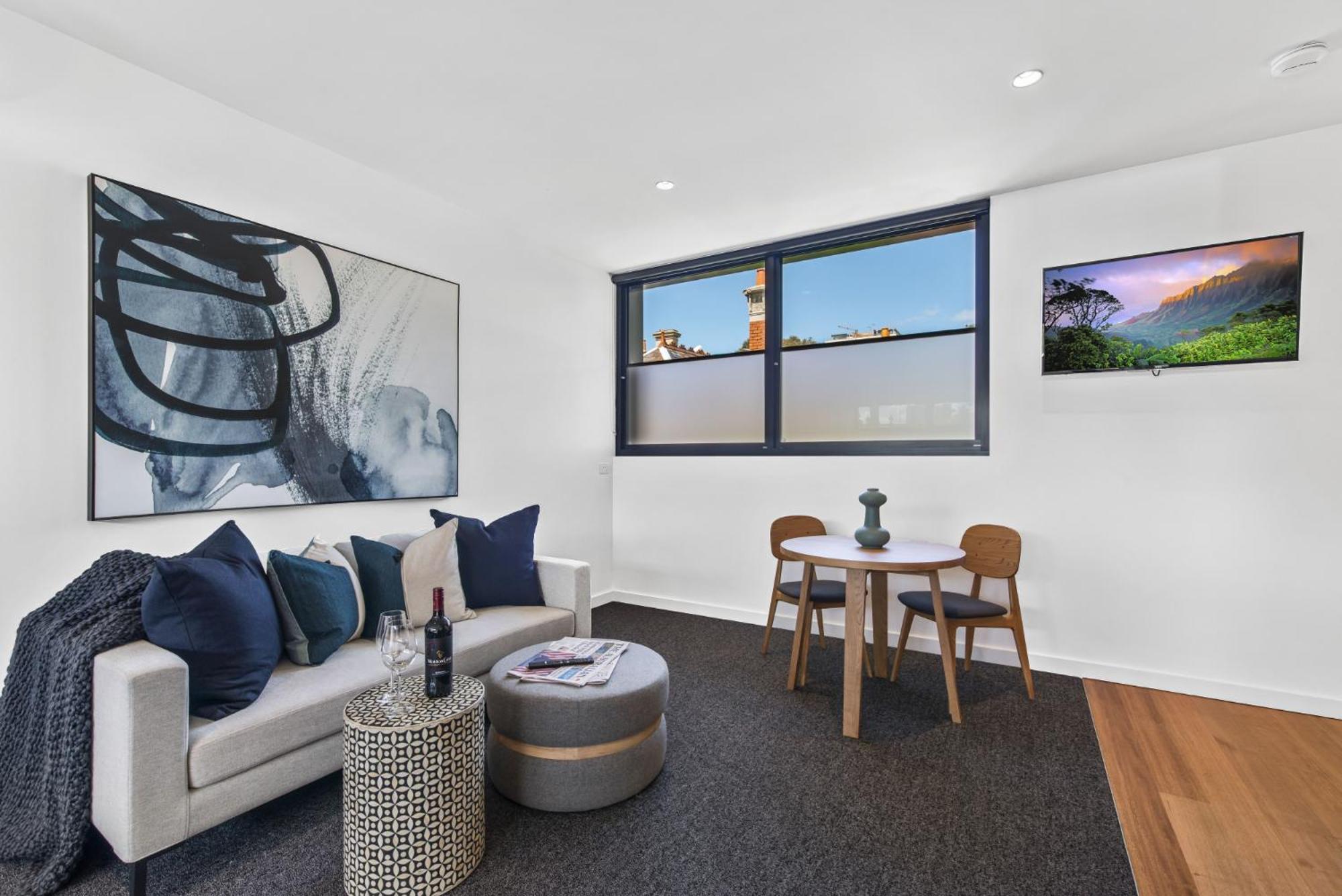 Stylish With Great Amenities Near Beachside Apartment Melbourne