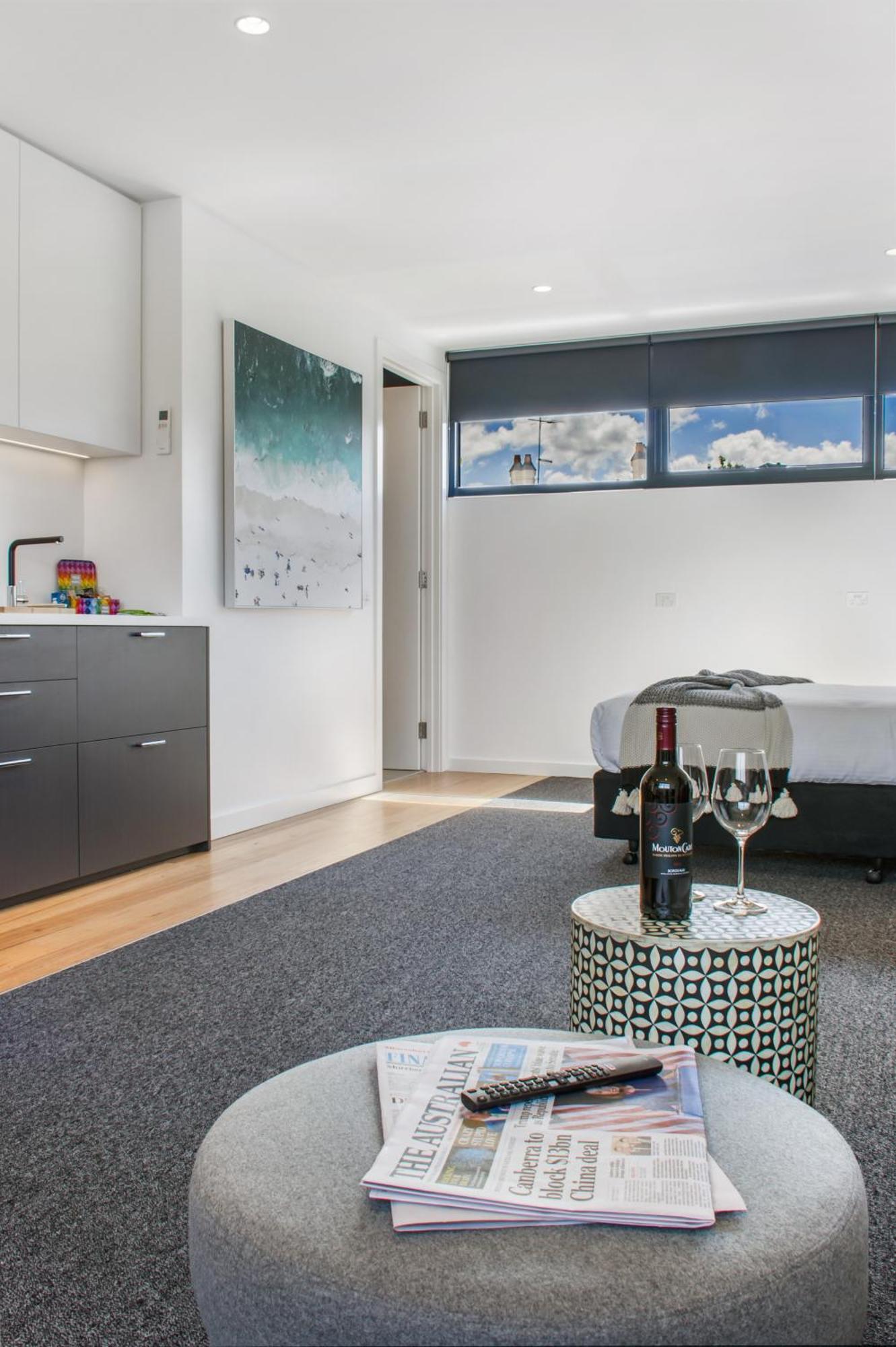 Apartment Stylish With Great Amenities Near Beachside *
