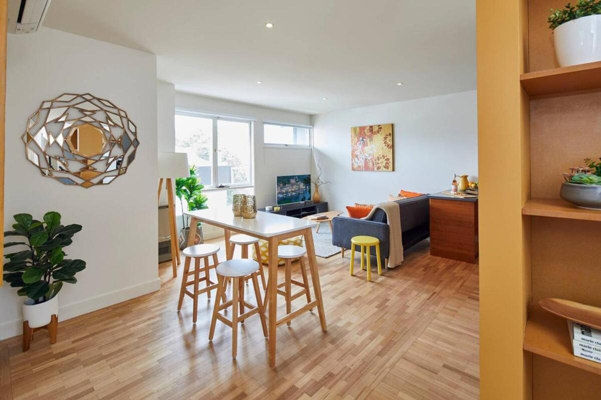 Spacious Carlton 1 Bedroom With Secure Parking Apartment Melbourne