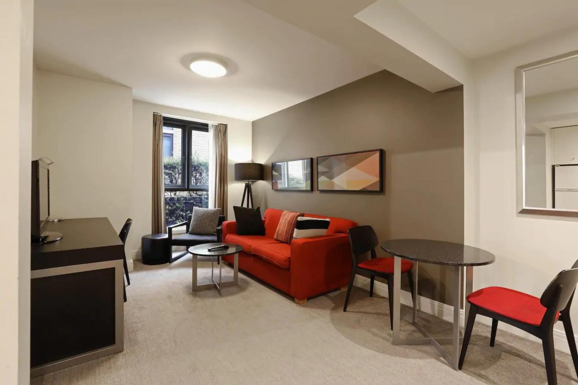 Cozy 1 Bedroom With Pool And Gym Apartment