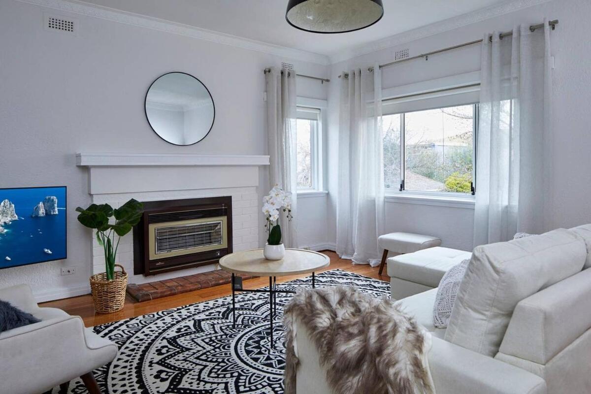 1 Bedroom Art Deco With Study * Melbourne