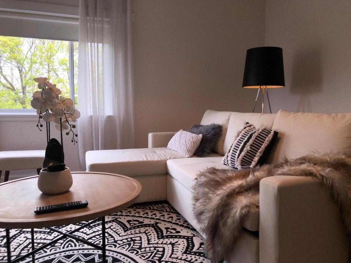 Apartment 1 Bedroom Art Deco With Study Melbourne